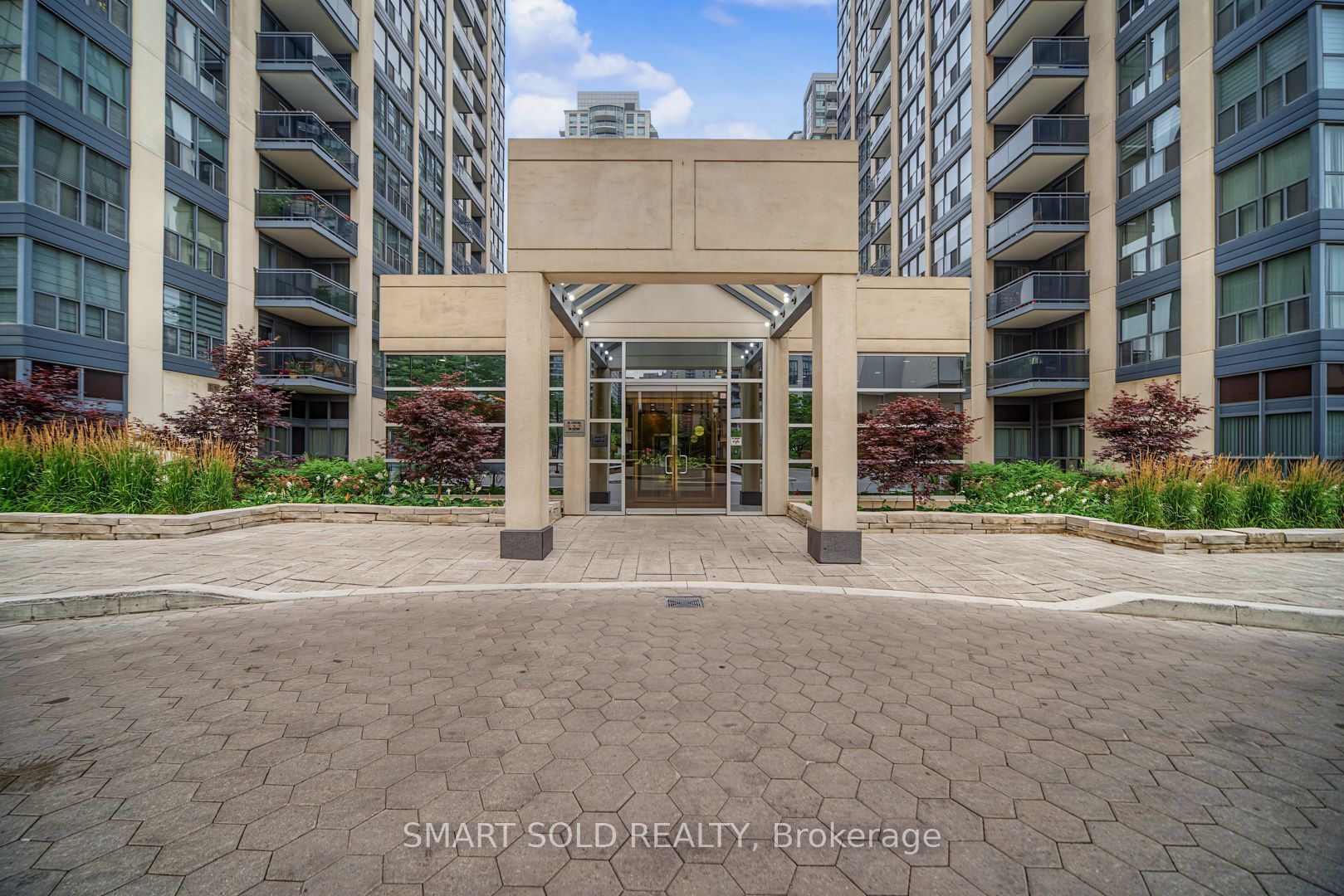 28 Hollywood Avenue 205, Toronto, ON M2N 6S4 photo 3