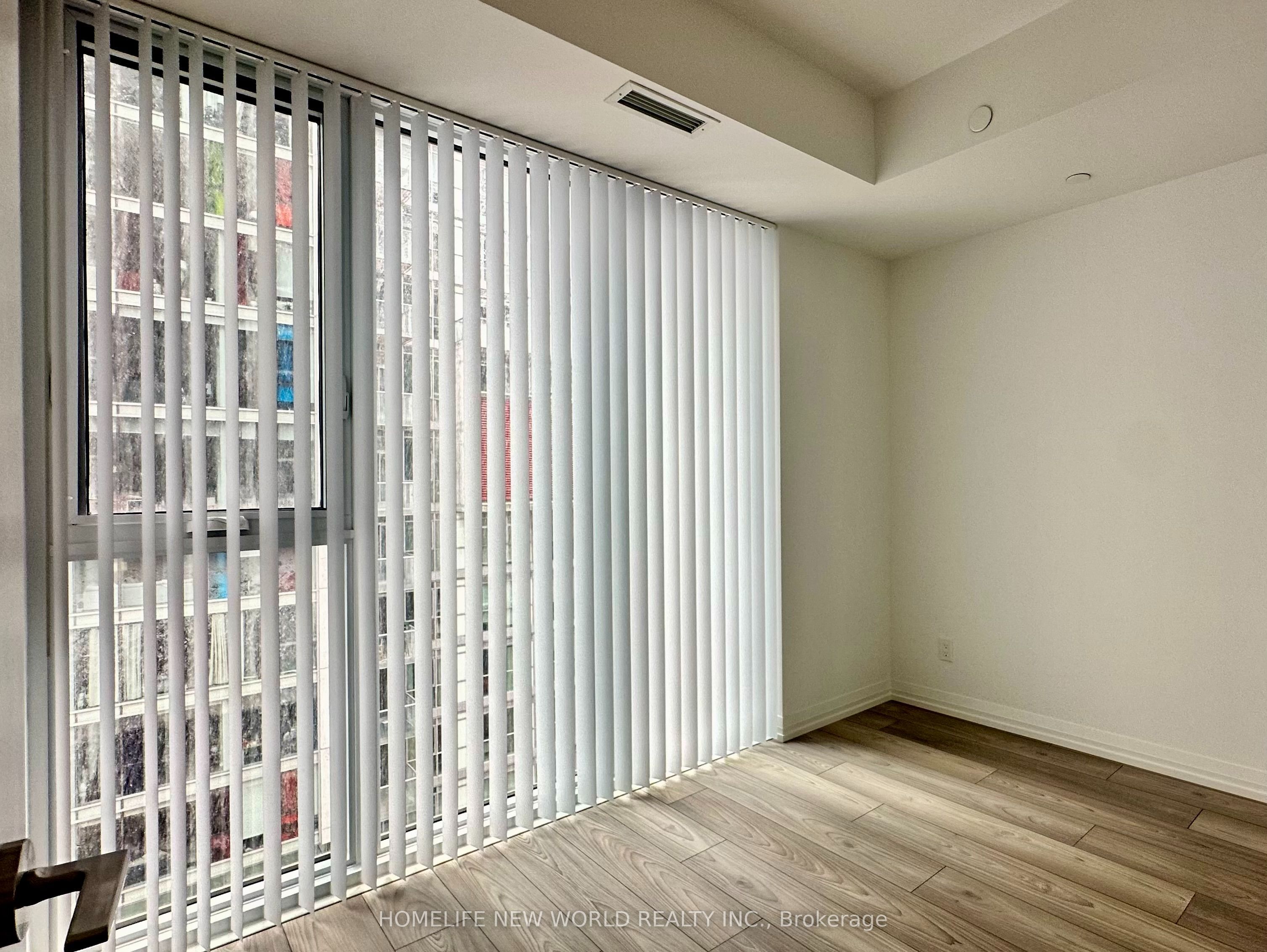 400 King Street W 1608, Toronto, ON M5V 0X8 photo 4