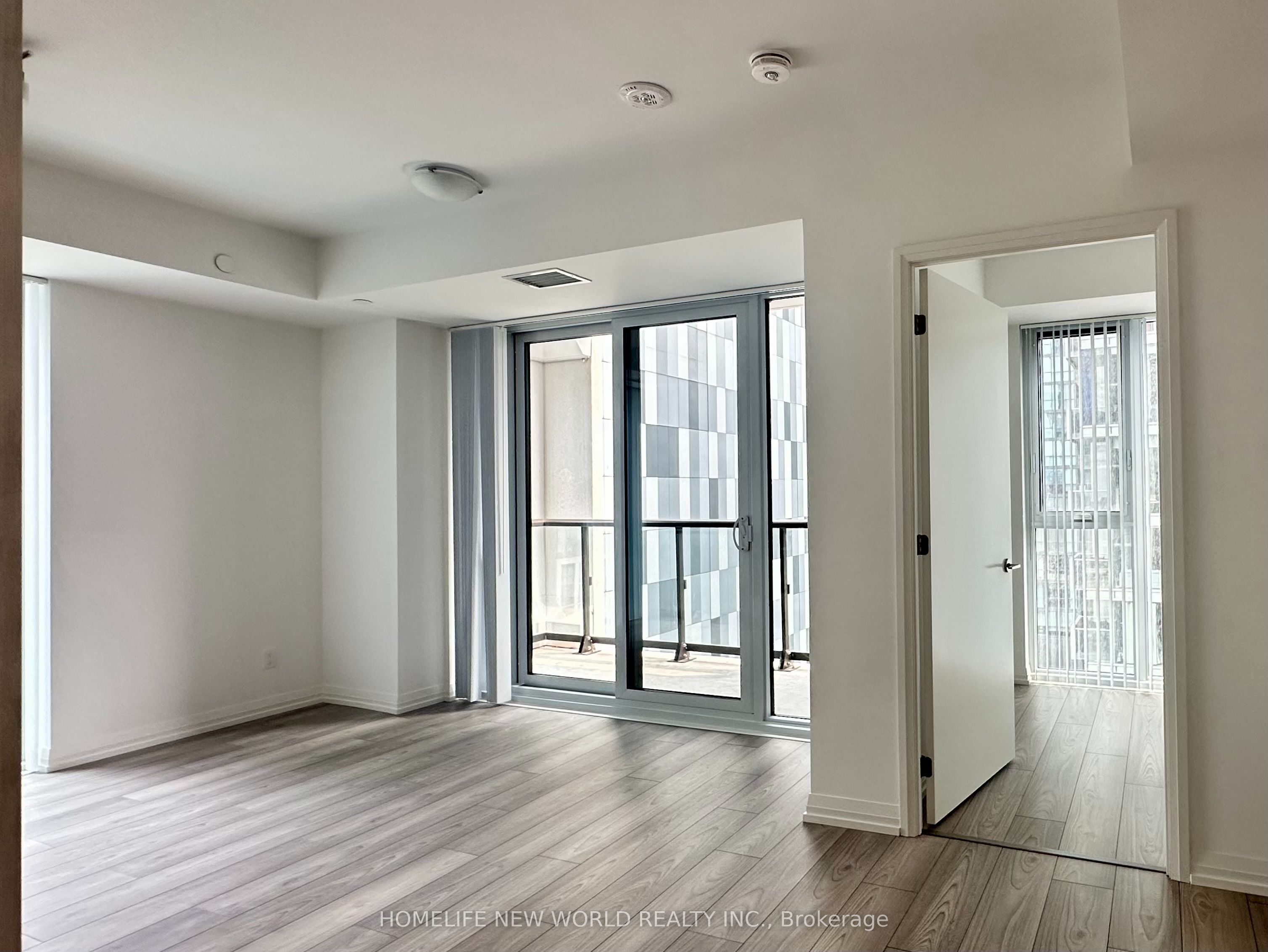 400 King Street W 1608, Toronto, ON M5V 0X8 photo 5