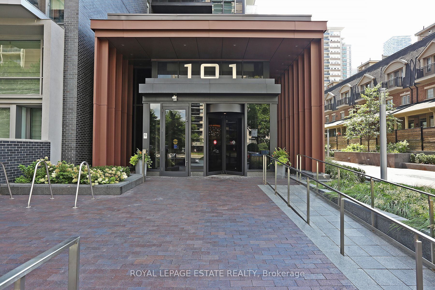 101 Erskine Avenue 510, Toronto, ON M4P 1Y5 photo 2