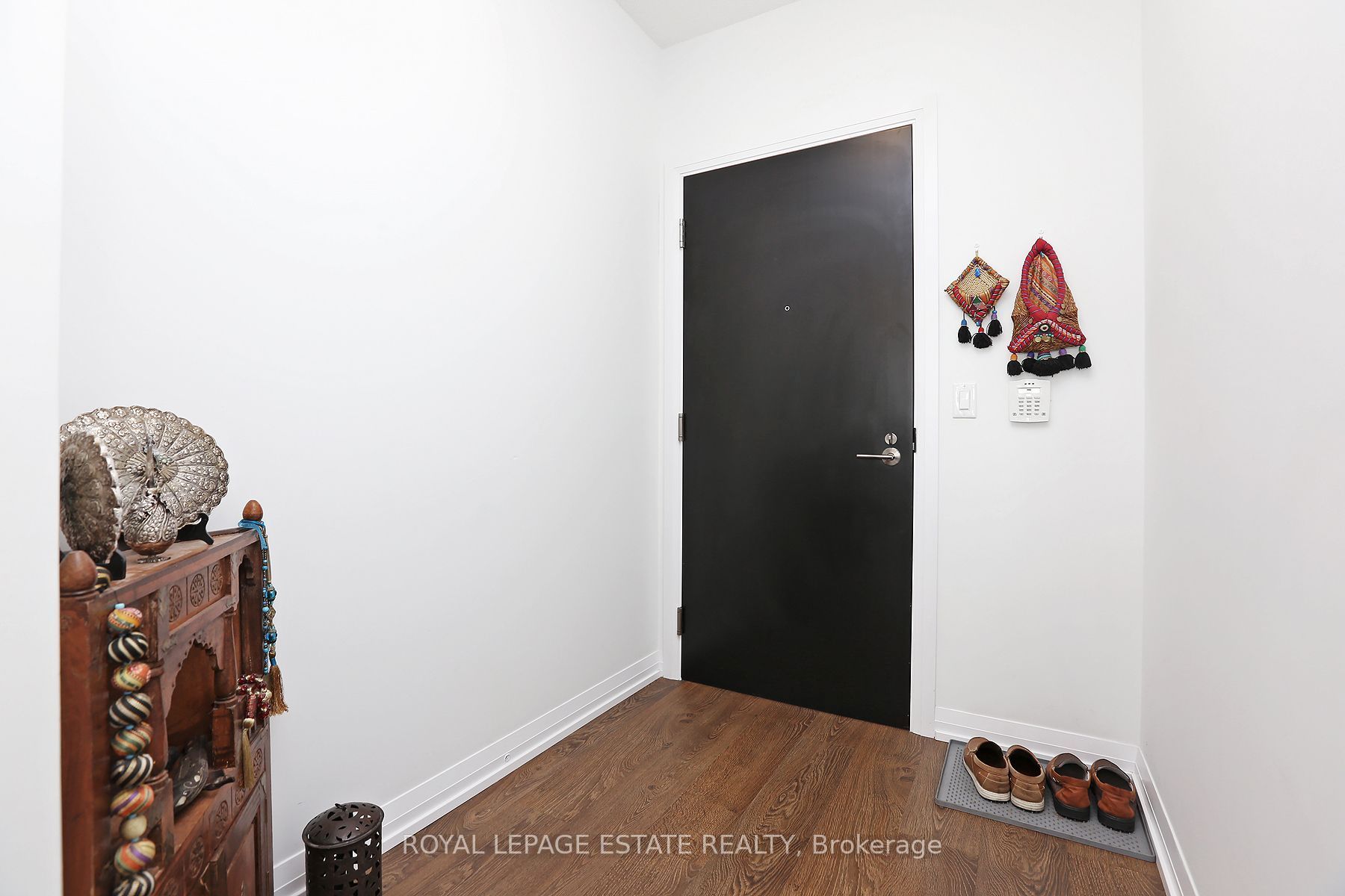 101 Erskine Avenue 510, Toronto, ON M4P 1Y5 photo 3