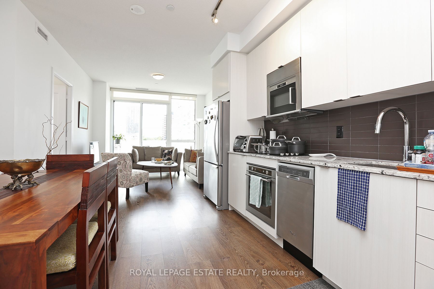 101 Erskine Avenue 510, Toronto, ON M4P 1Y5 photo 5