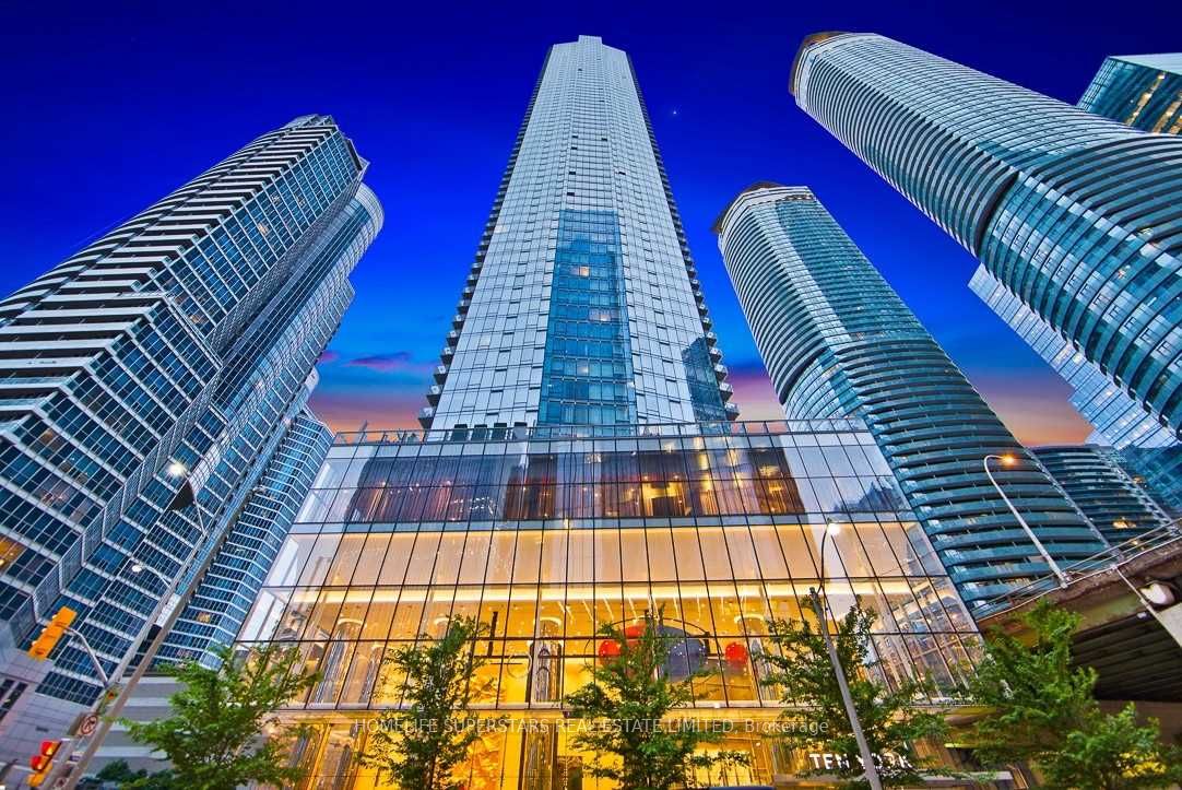 10 York Street 6212, Toronto, ON M5J 2Z2 photo 2