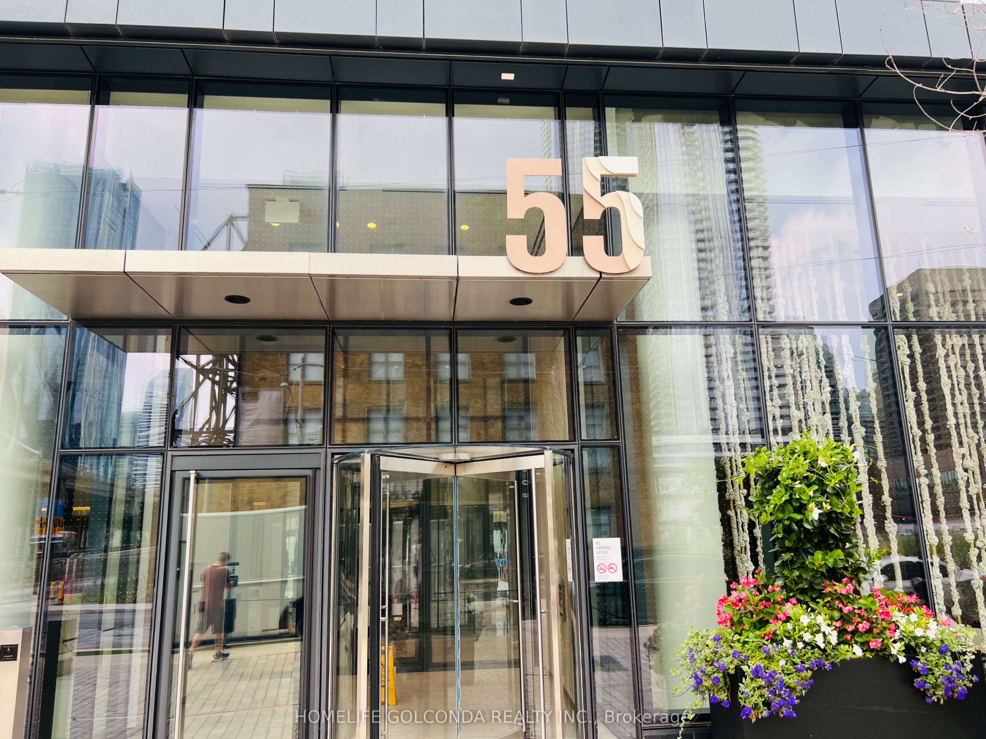 55 Cooper Street 7309, Toronto, ON M5E 0G1 photo 2