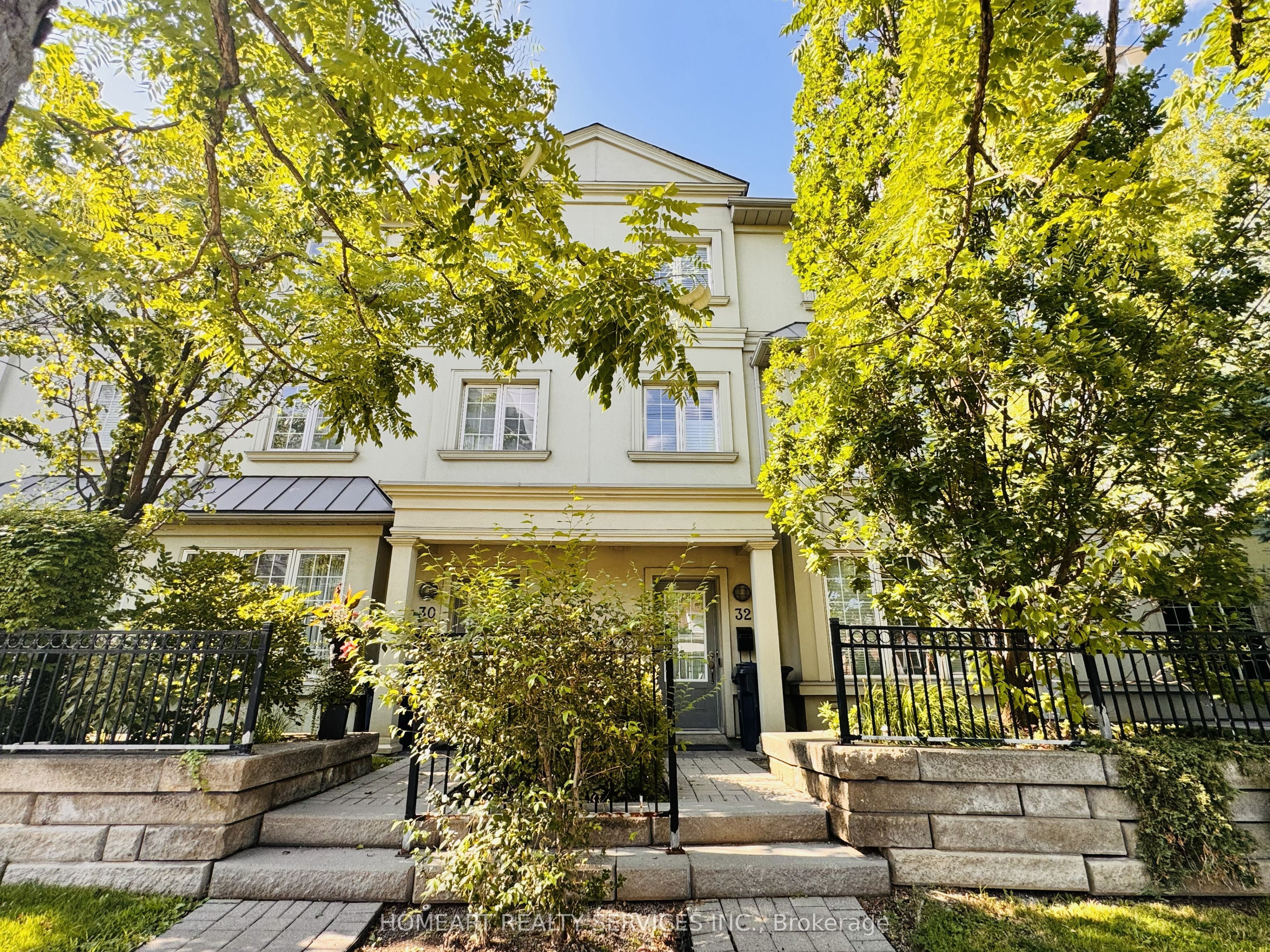 32 Glendora Avenue, Toronto, ON M2N 2V7 photo 3