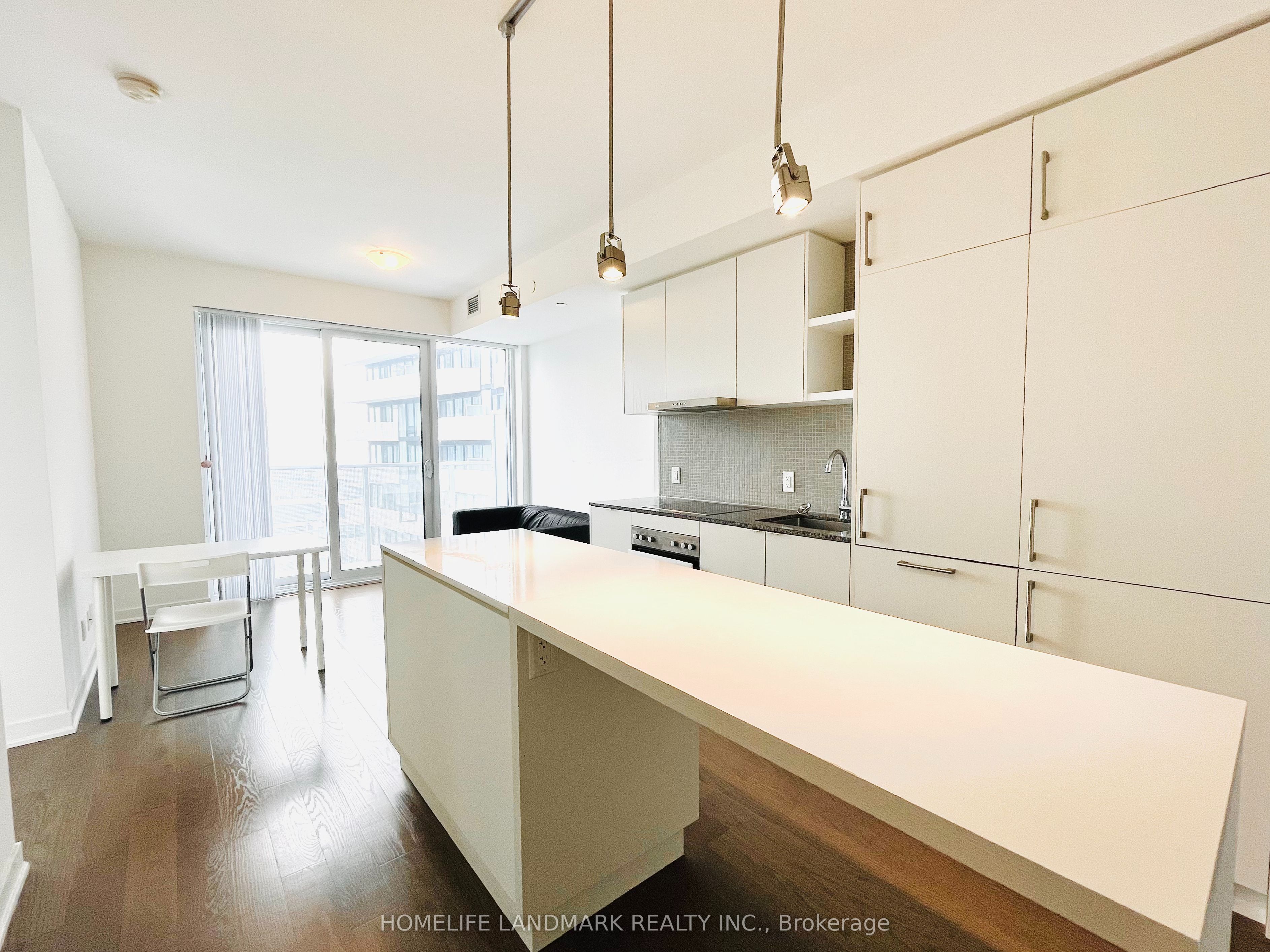 100 Harbour Street 6105, Toronto, ON M5J 0B5 photo 5