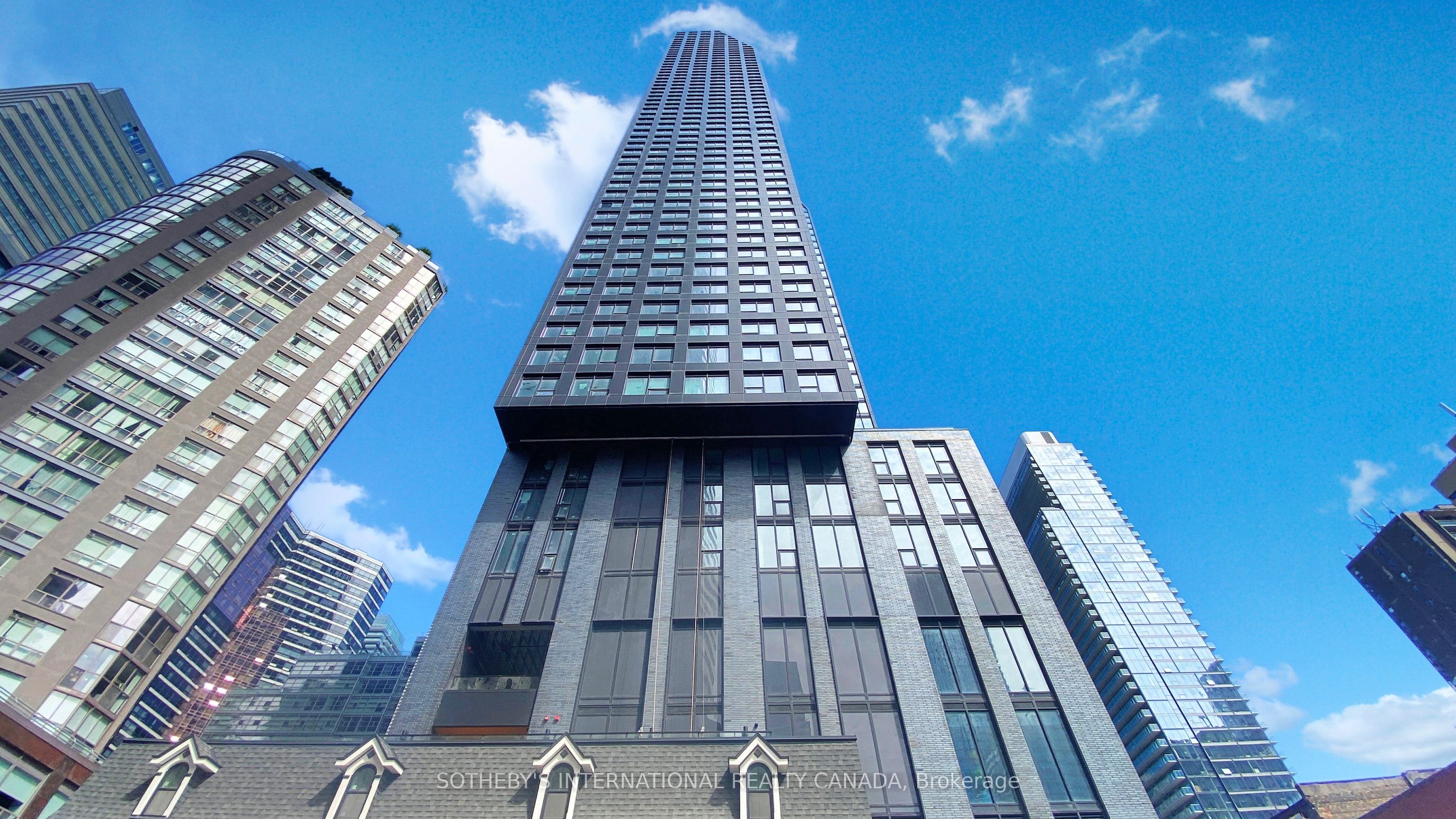 8 Wellesley Street W 707, Toronto, ON M4Y 0J5 photo 3