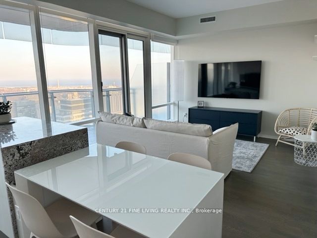1 Bloor Street E 6202, Toronto, ON M4W 0A8 photo 2