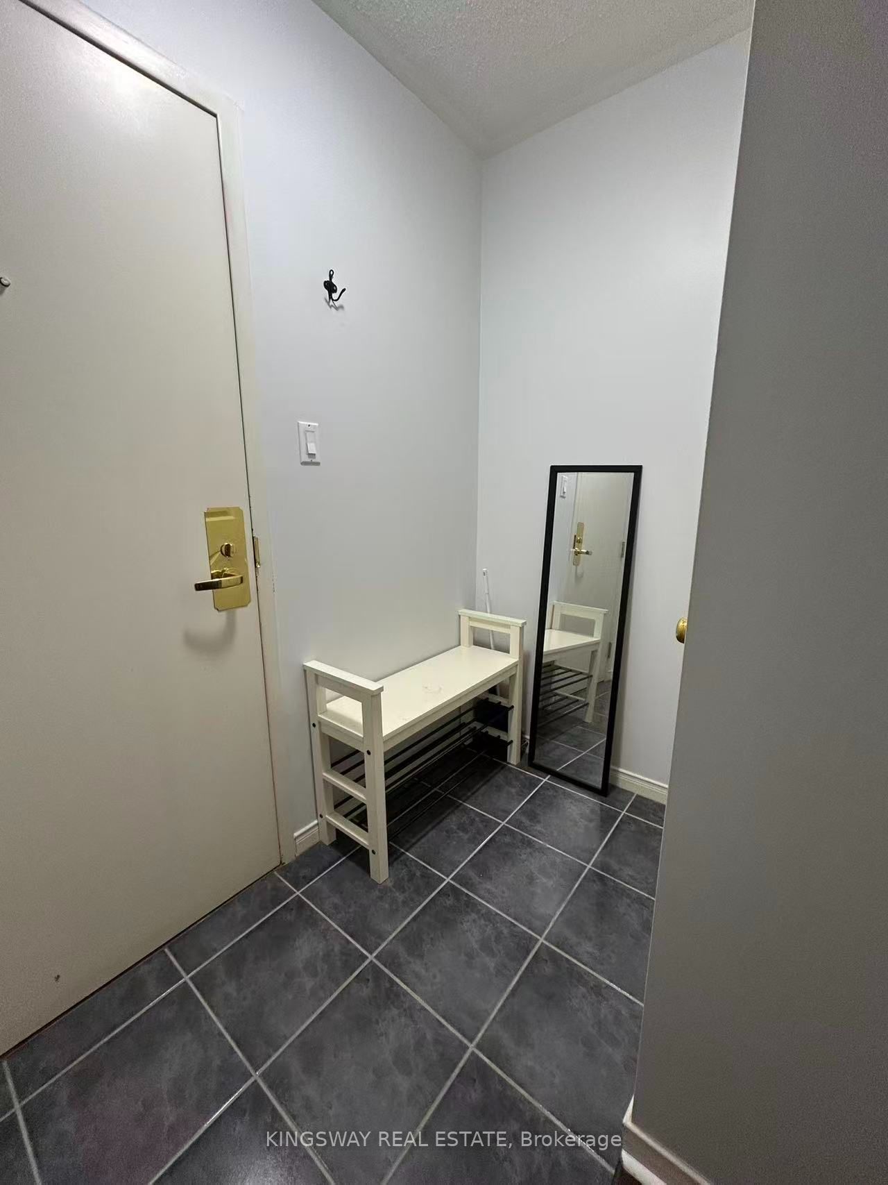 877 Bay Street 301, Toronto, ON M5S 3K4