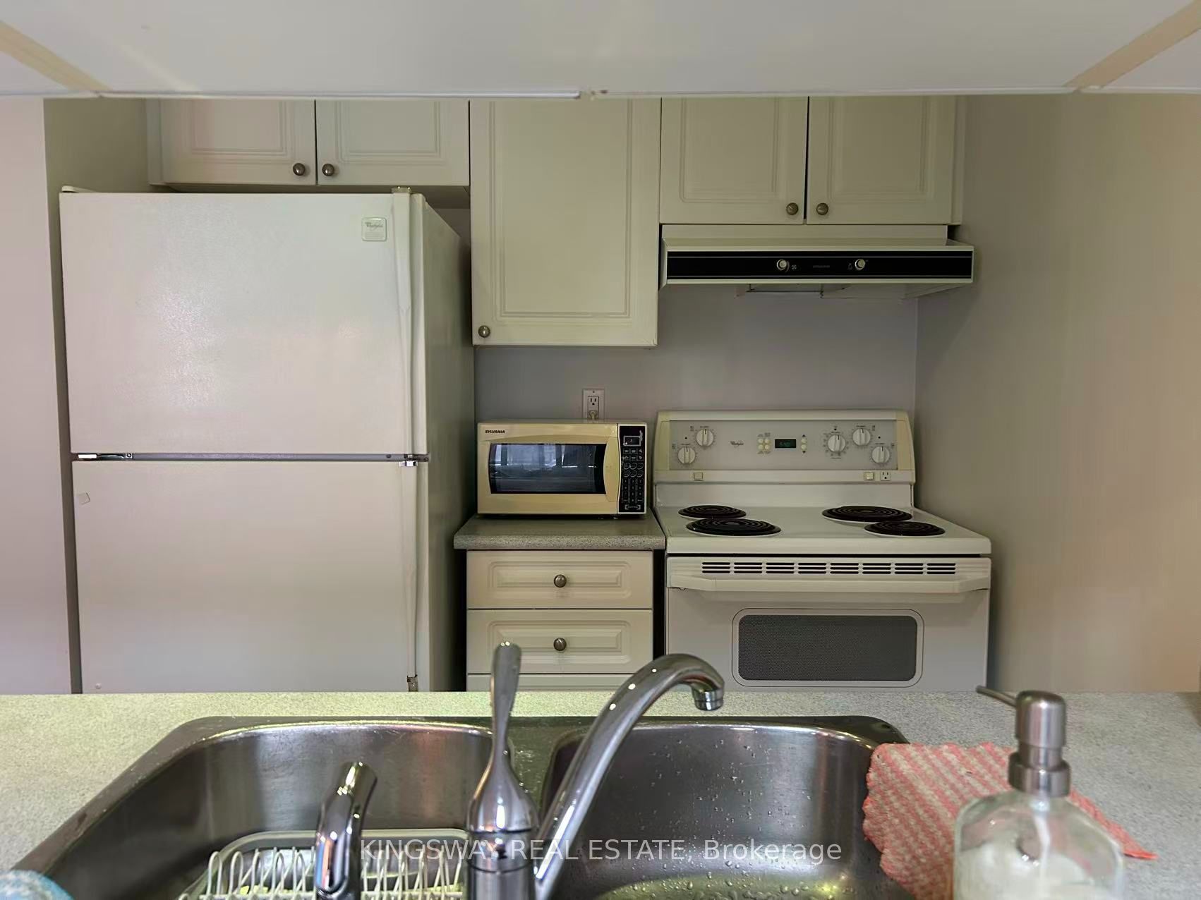 877 Bay Street 301, Toronto, ON M5S 3K4 photo 5