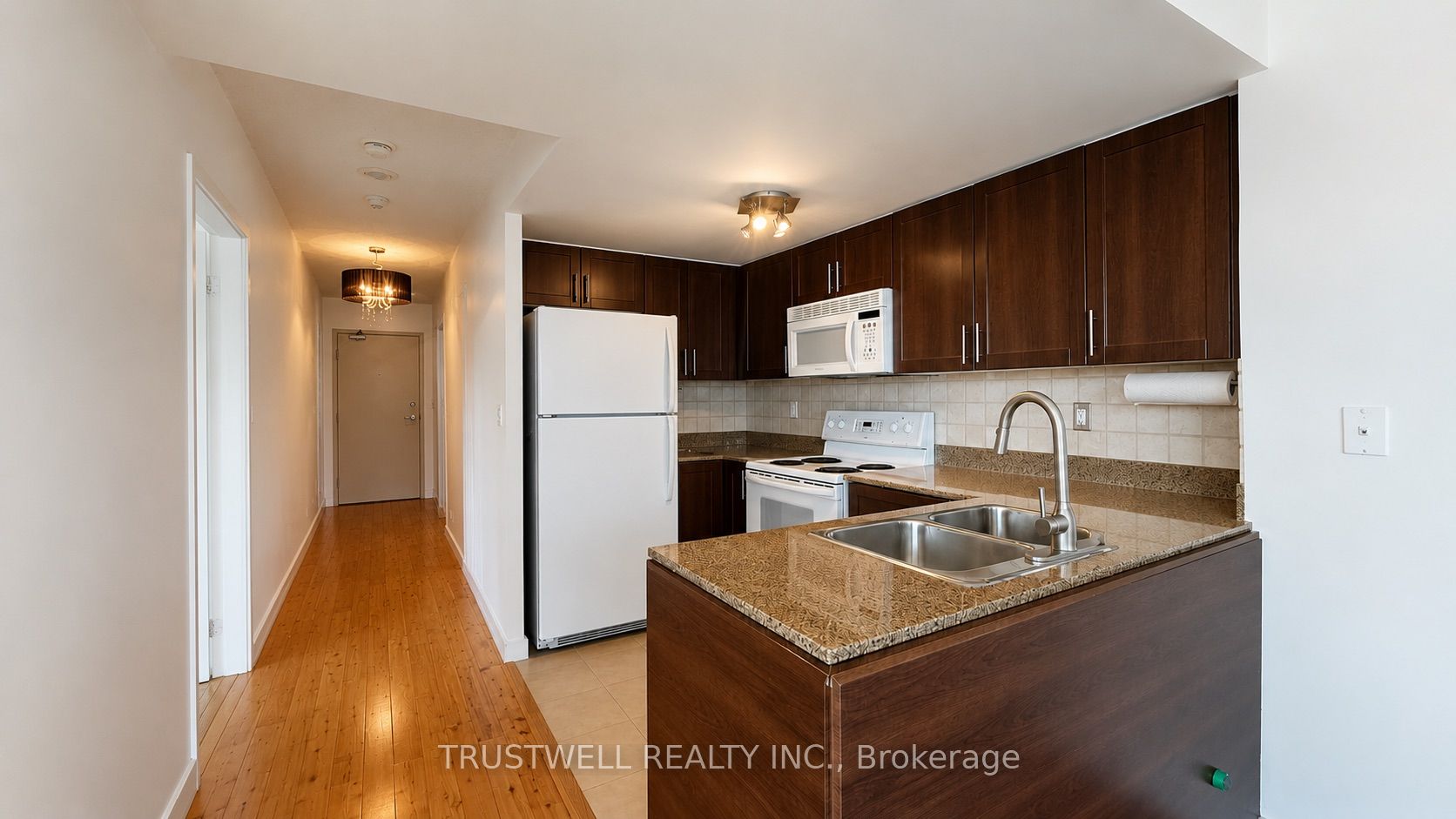 381 Front Street W 1802, Toronto, ON M5V 3R8 photo 3