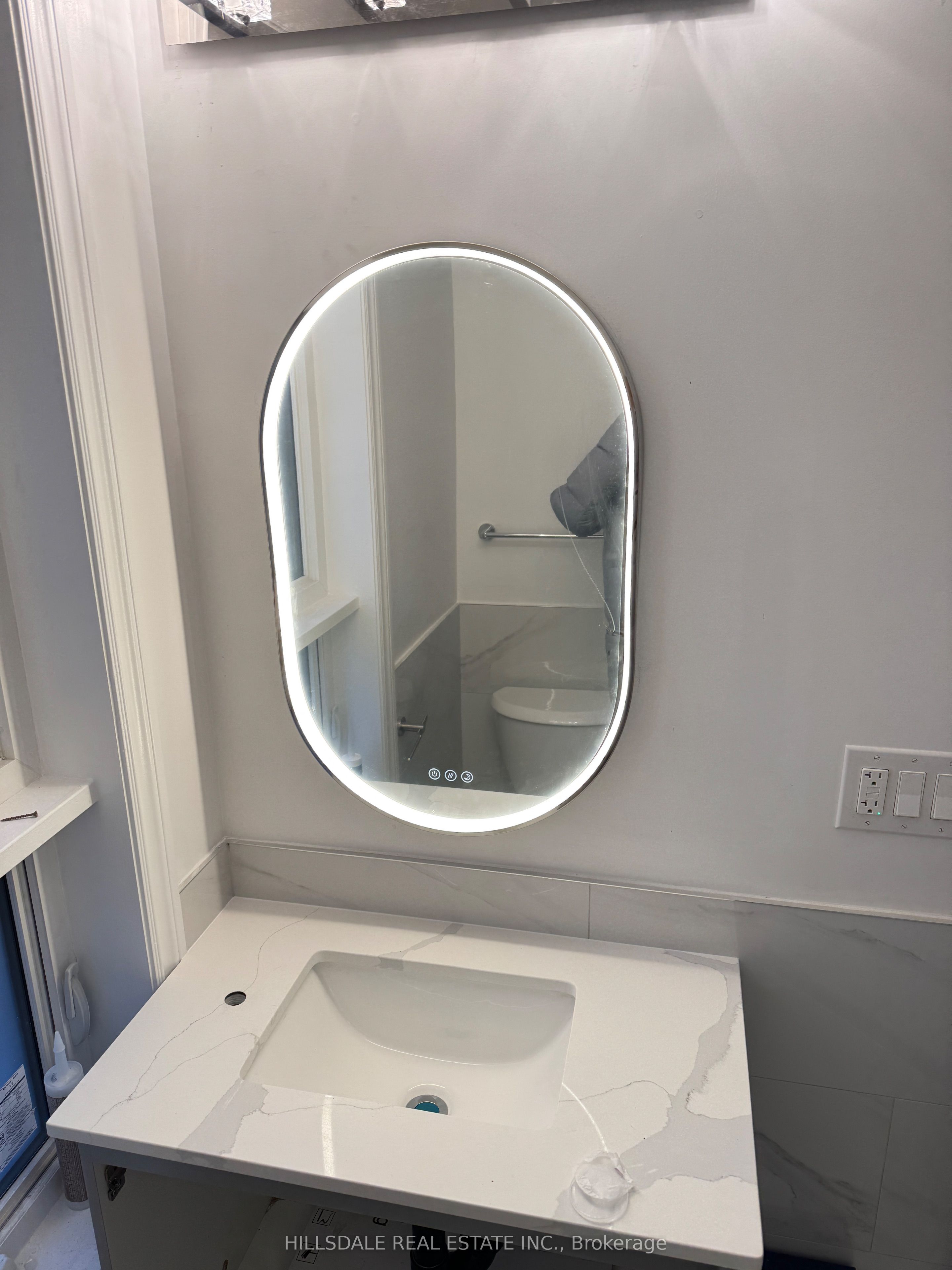 687 Markham Street UPPER UNIT, Toronto, ON M6G 2M2 photo 5