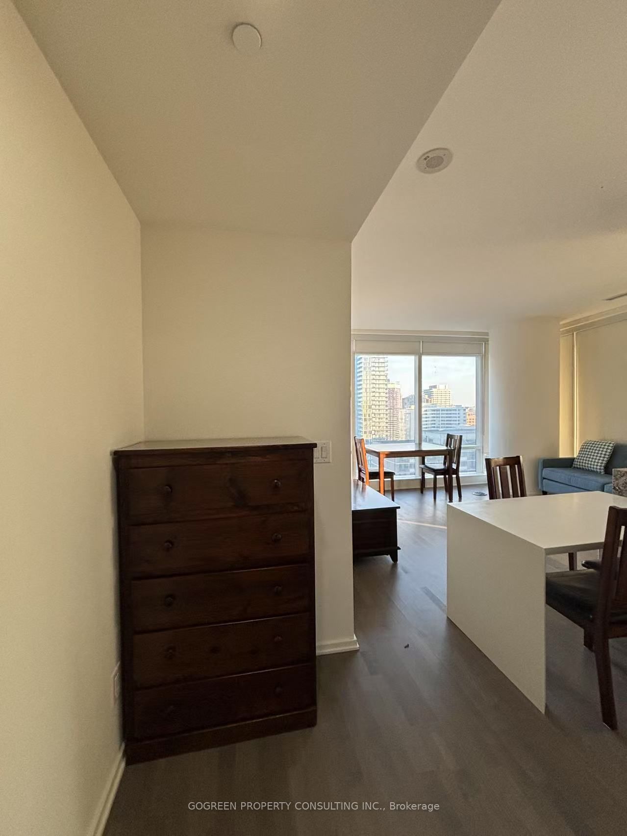 1 Bloor Street E 1807, Toronto, ON M4W 0A8 photo 4