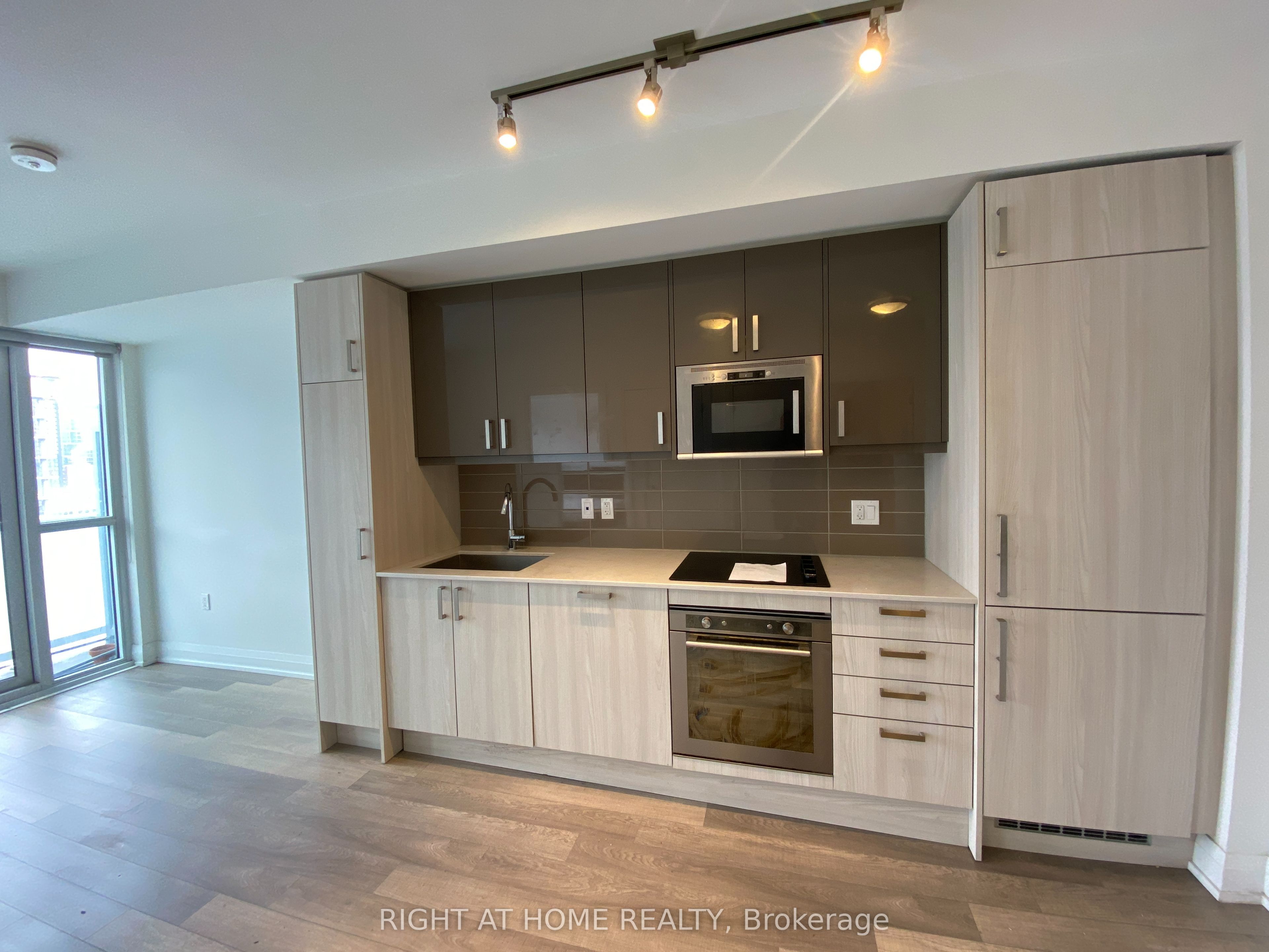 77 Mutual Street 1906, Toronto, ON M5B 0B9 photo 4