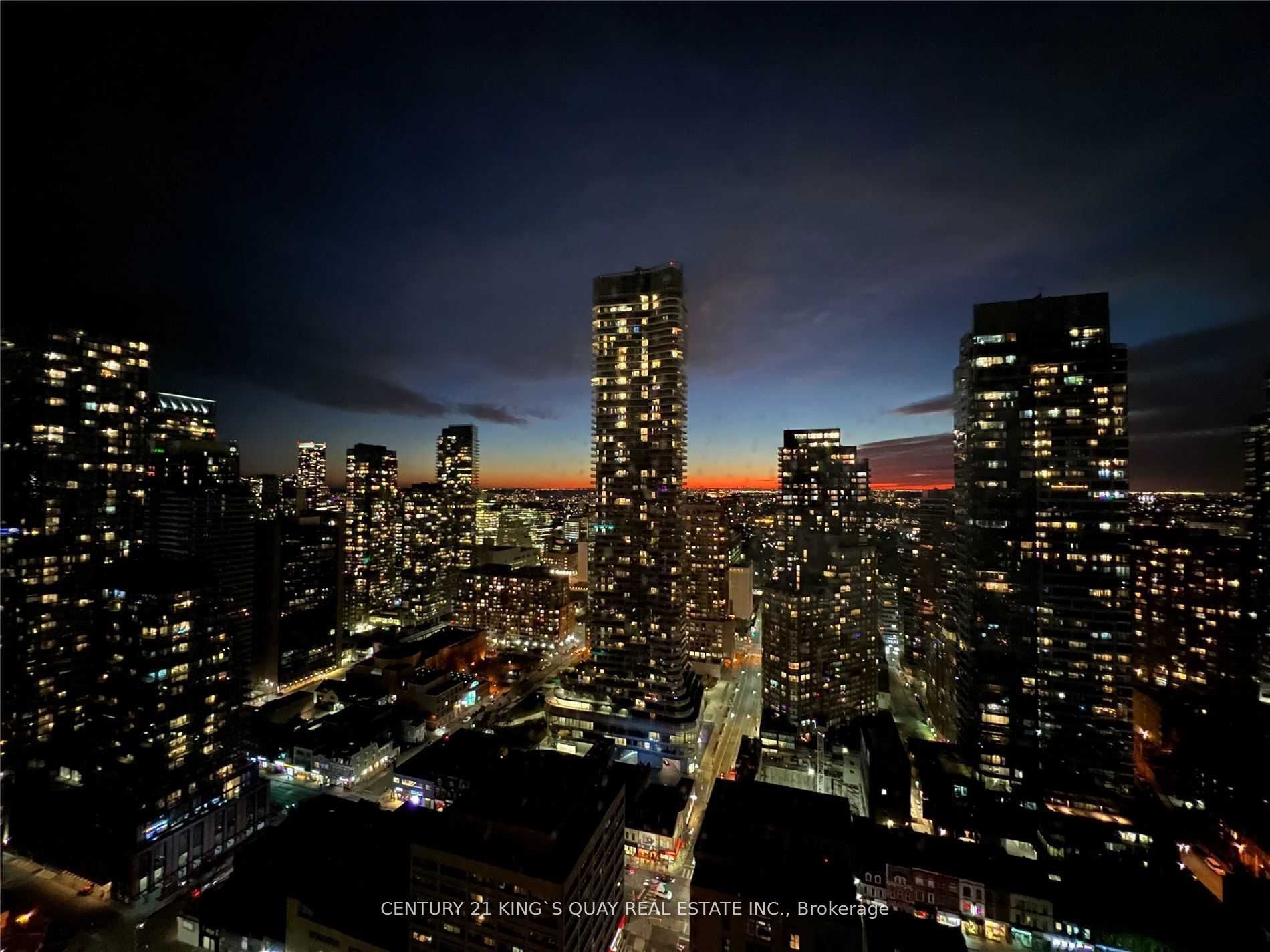 28 Wellesley Street E 3701, Toronto, ON M4Y 1G3