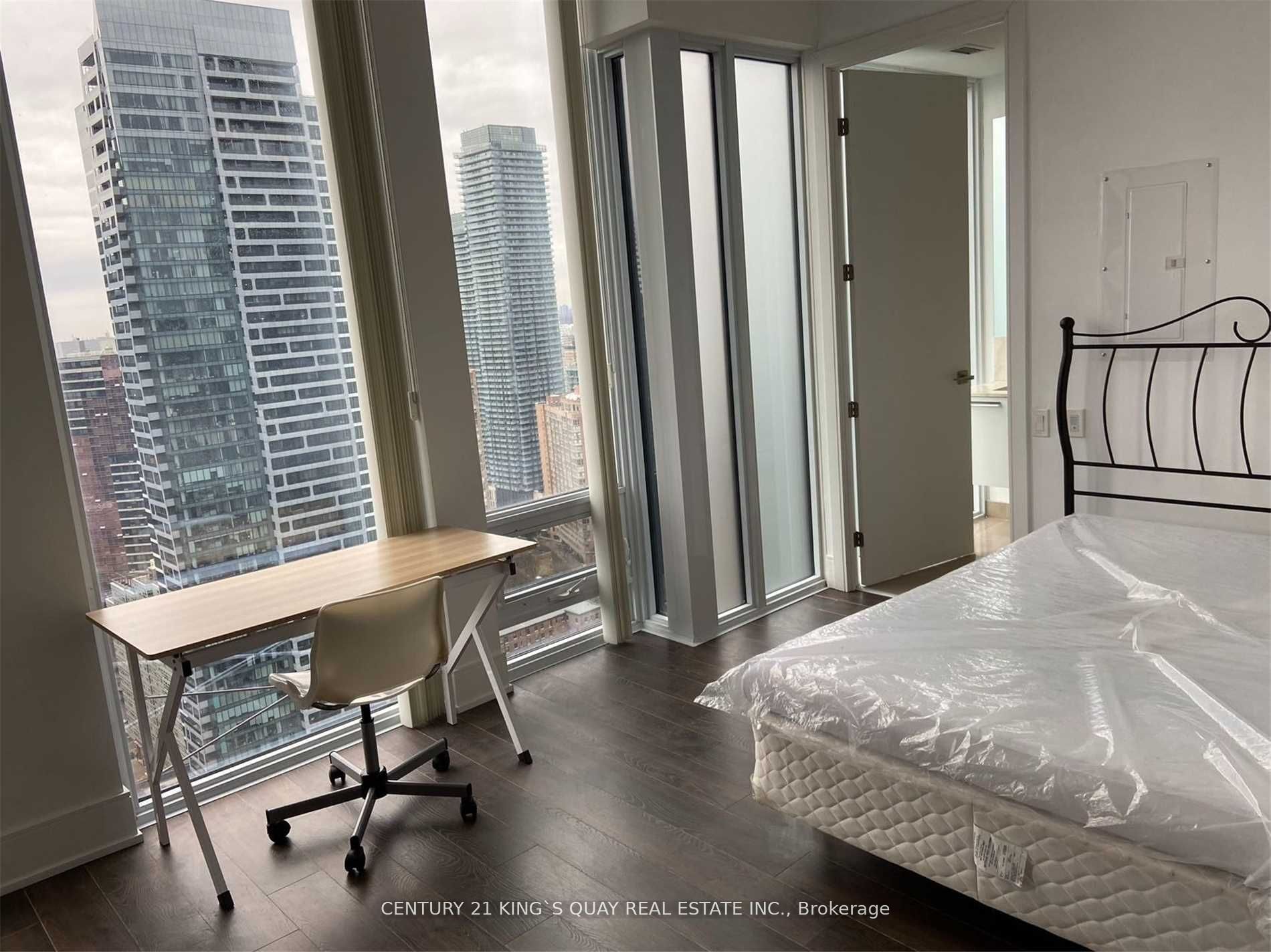 28 Wellesley Street E 3701, Toronto, ON M4Y 1G3 photo 3