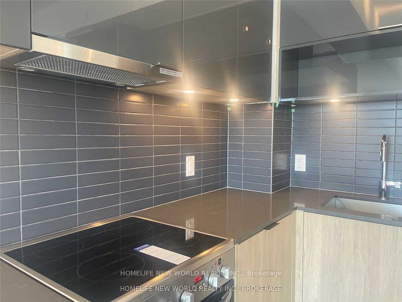 159 Wellesley Street E 905, Toronto, ON M4Y 0H5 photo 3