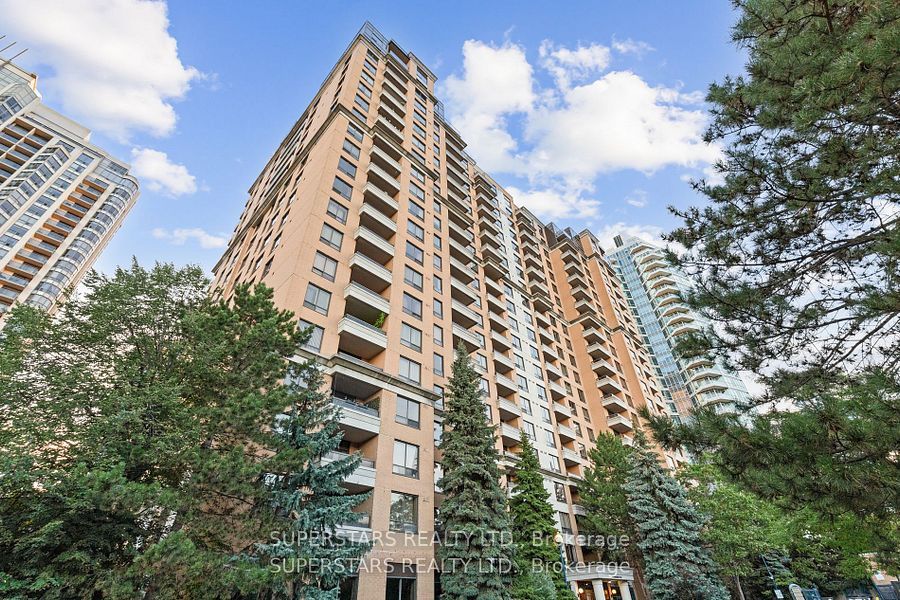 18 Sommerset Way 1111, Toronto, ON M2N 6X5