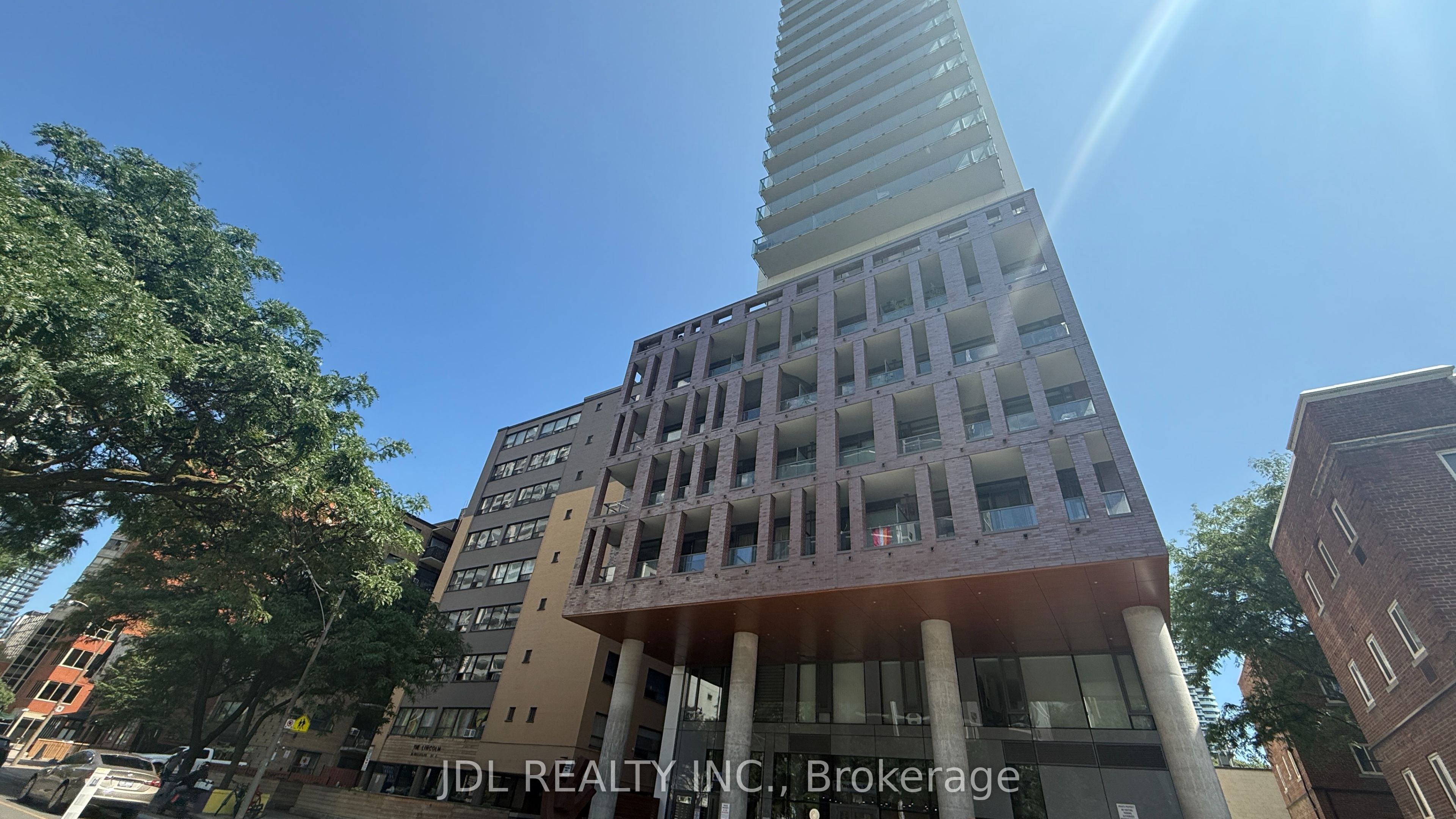 81 Wellesley Street E 1007, Toronto, ON M4Y 0C5