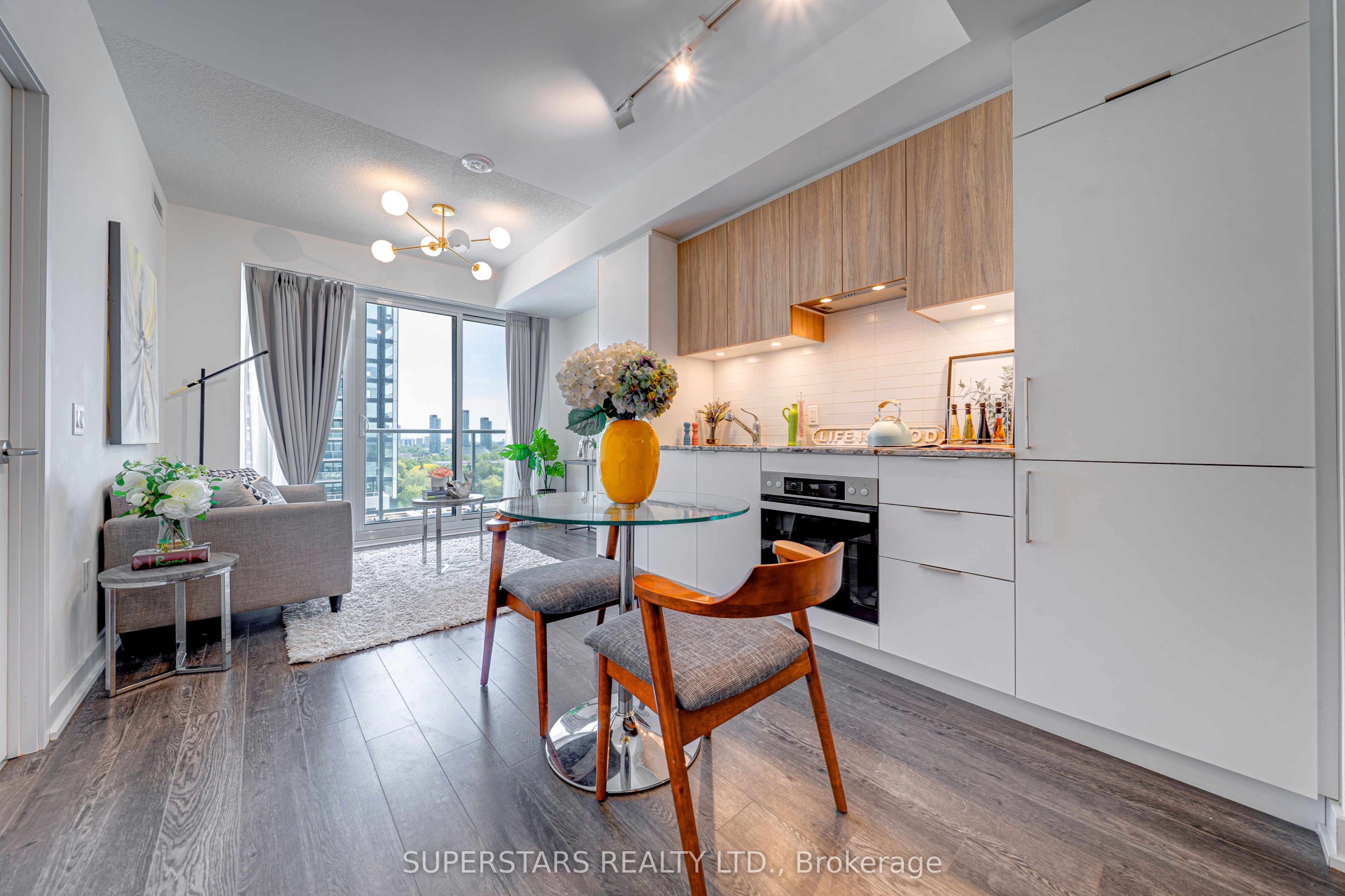 50 O'Neill Road 1001, Toronto, ON M3C 0R1 photo 2