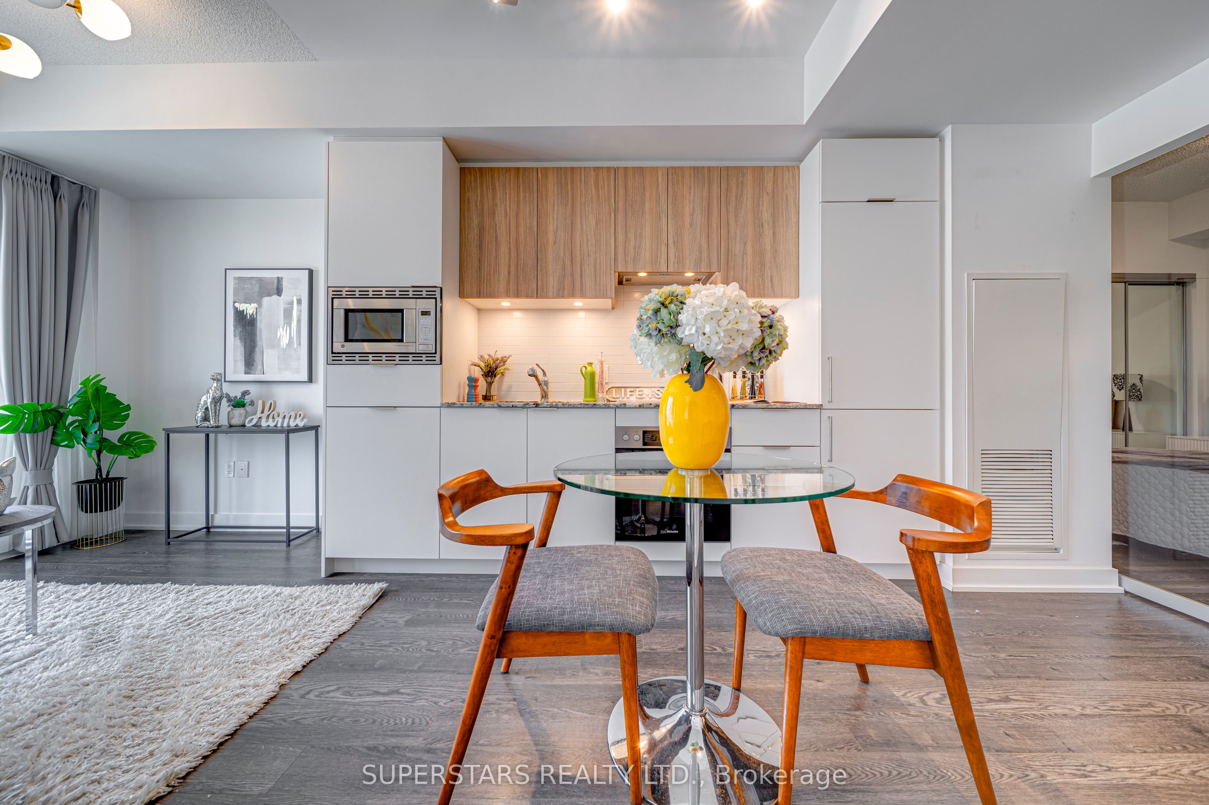 50 O'Neill Road 1001, Toronto, ON M3C 0R1 photo 3