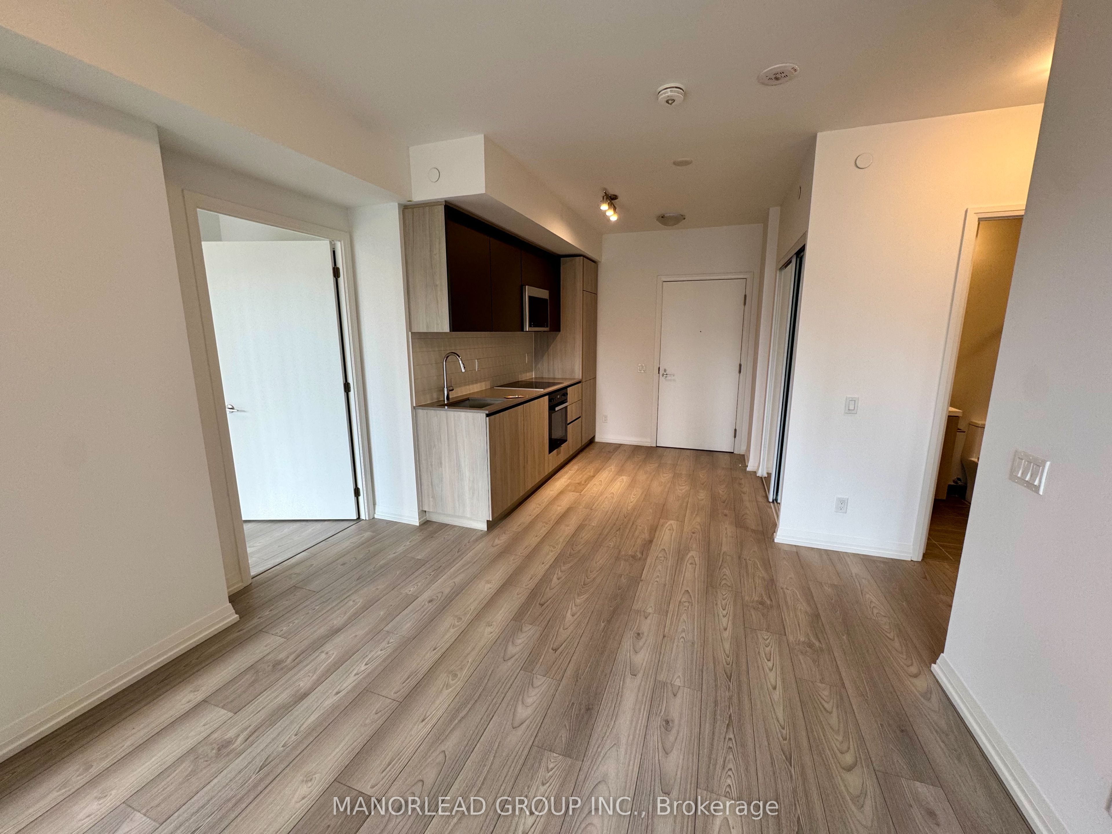 400 King Street W 1517, Toronto, ON M5V 0X8 photo 4