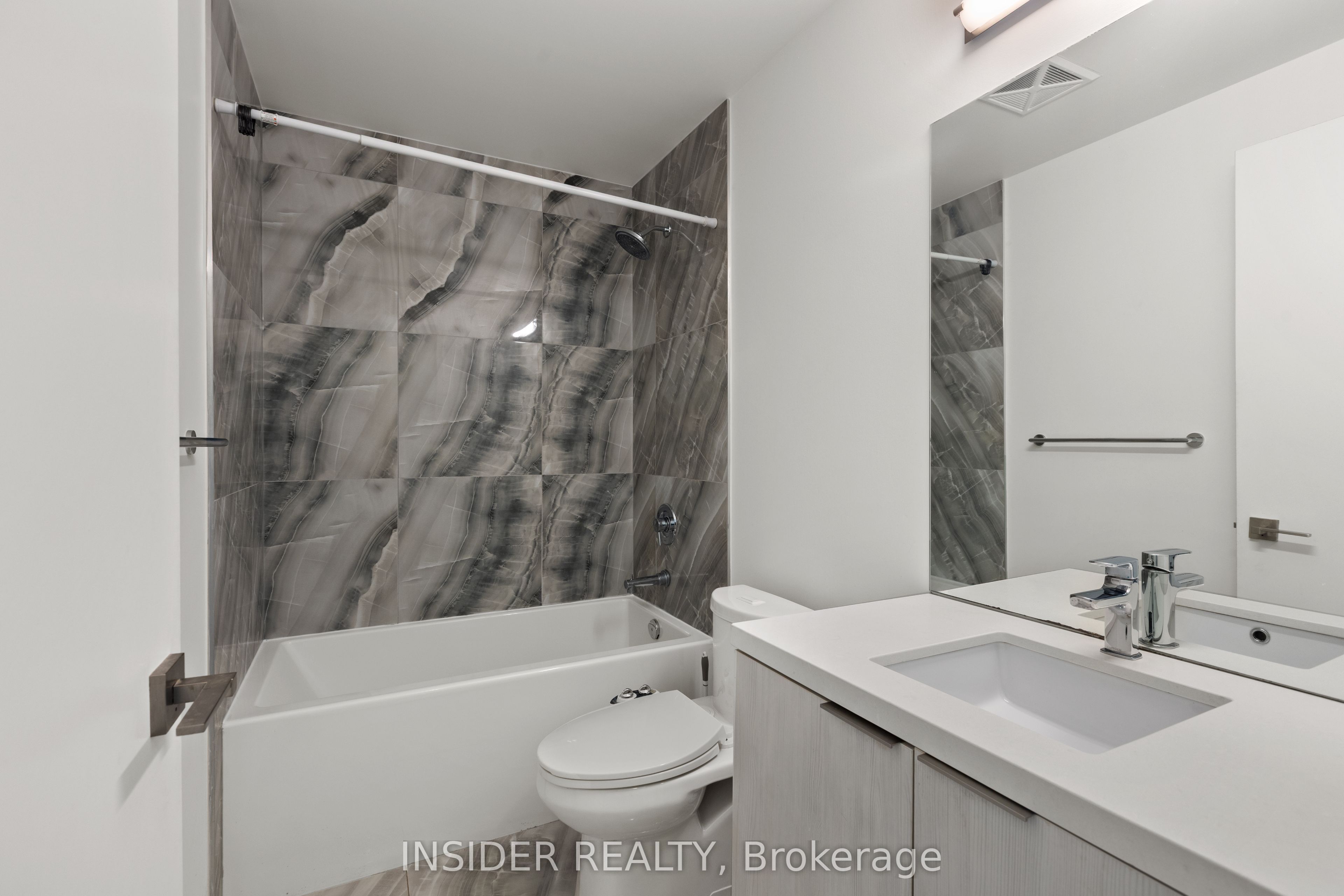 30 Ordnance Street 703, Toronto, ON M6K 0C8 photo 3