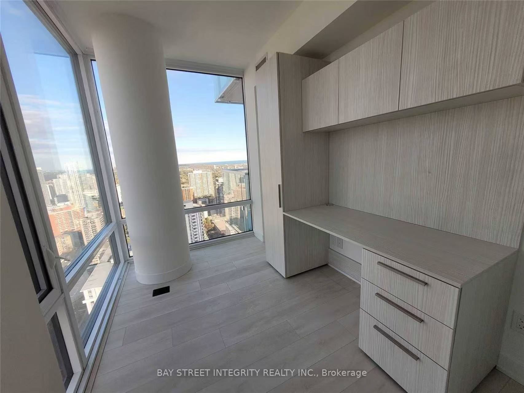 501 Yonge Street 4205, Toronto, ON M4Y 0G8 photo 3