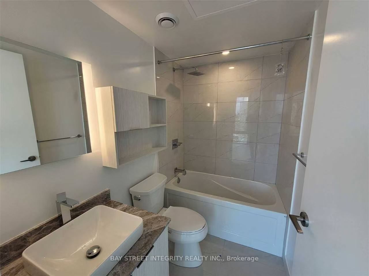 501 Yonge Street 4205, Toronto, ON M4Y 0G8 photo 4