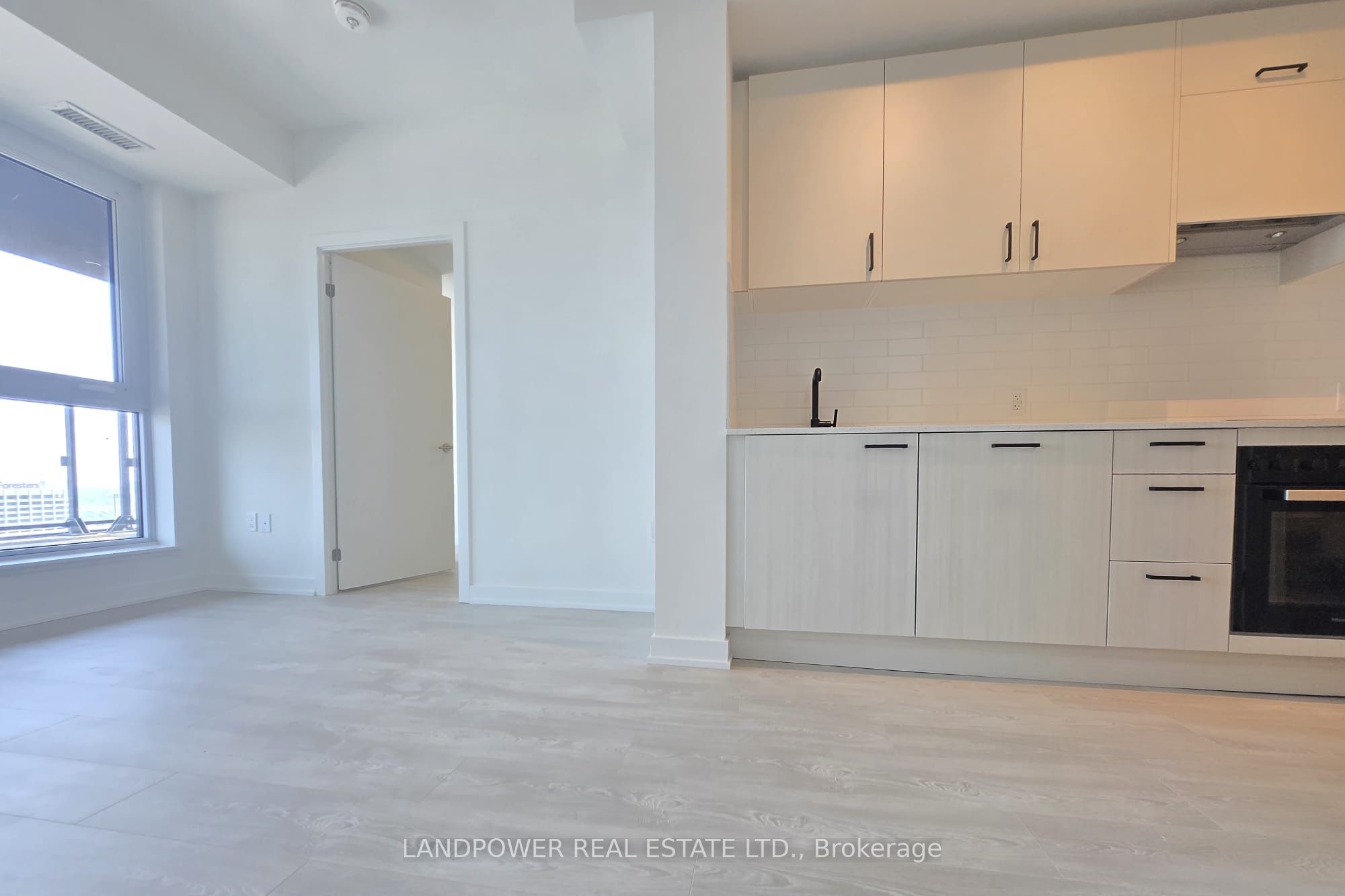 5 Quarrington Lane 3208, Toronto, ON M3C 0S5 photo 4