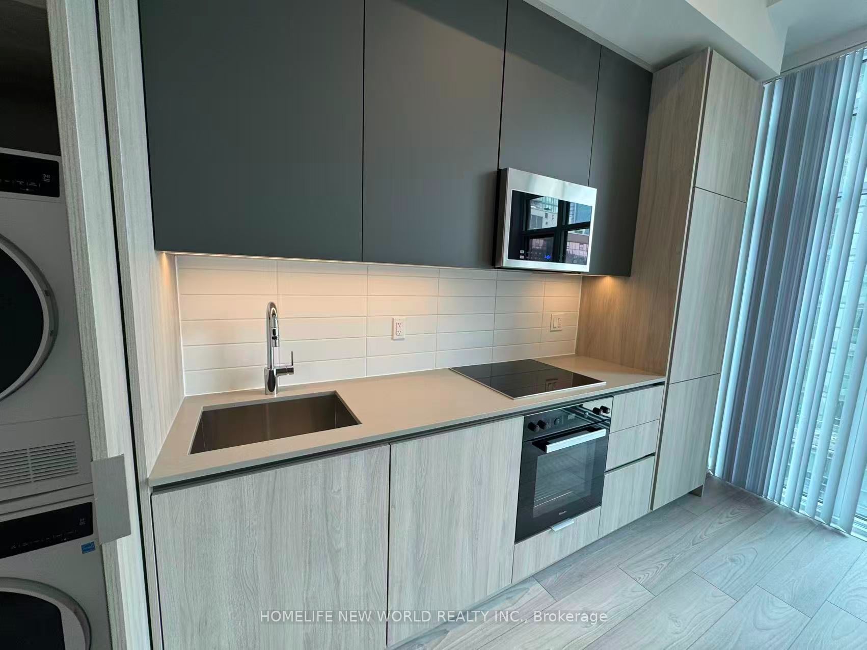 400 King Street W 1116, Toronto, ON M5V 0X8 photo 4