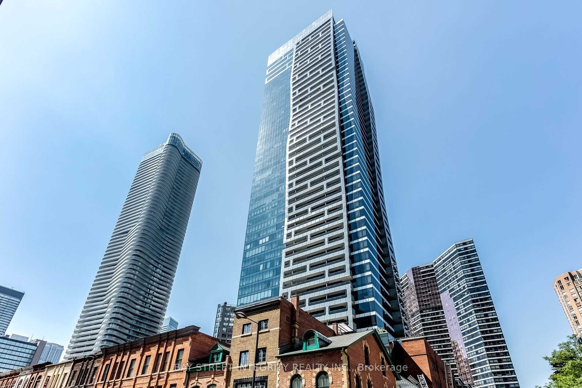 5 St. Joseph Street 1203, Toronto, ON M4Y 0B6 photo 2