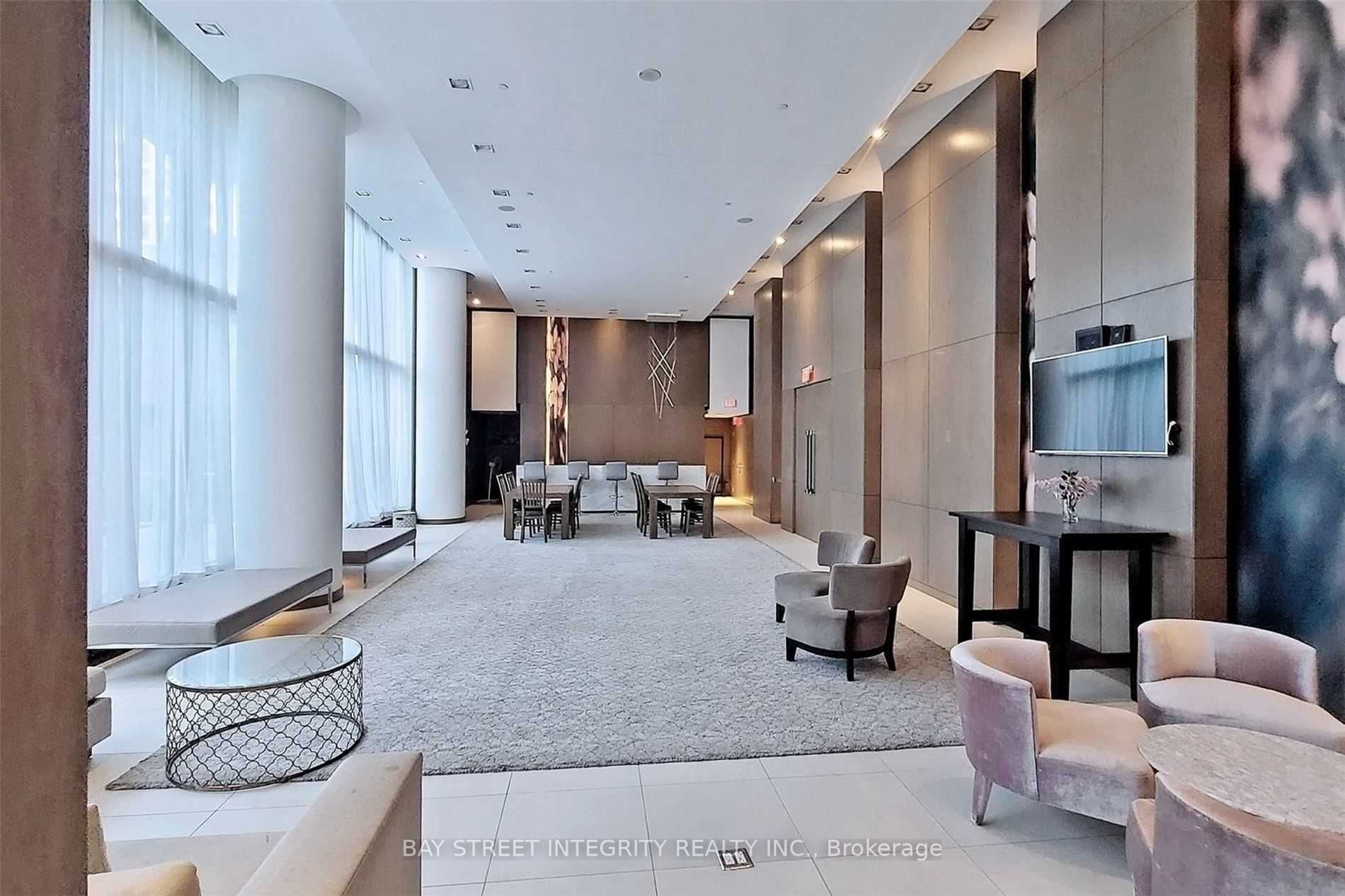 121 Mcmahon Drive 2012, Toronto, ON M2K 0C1 photo 2