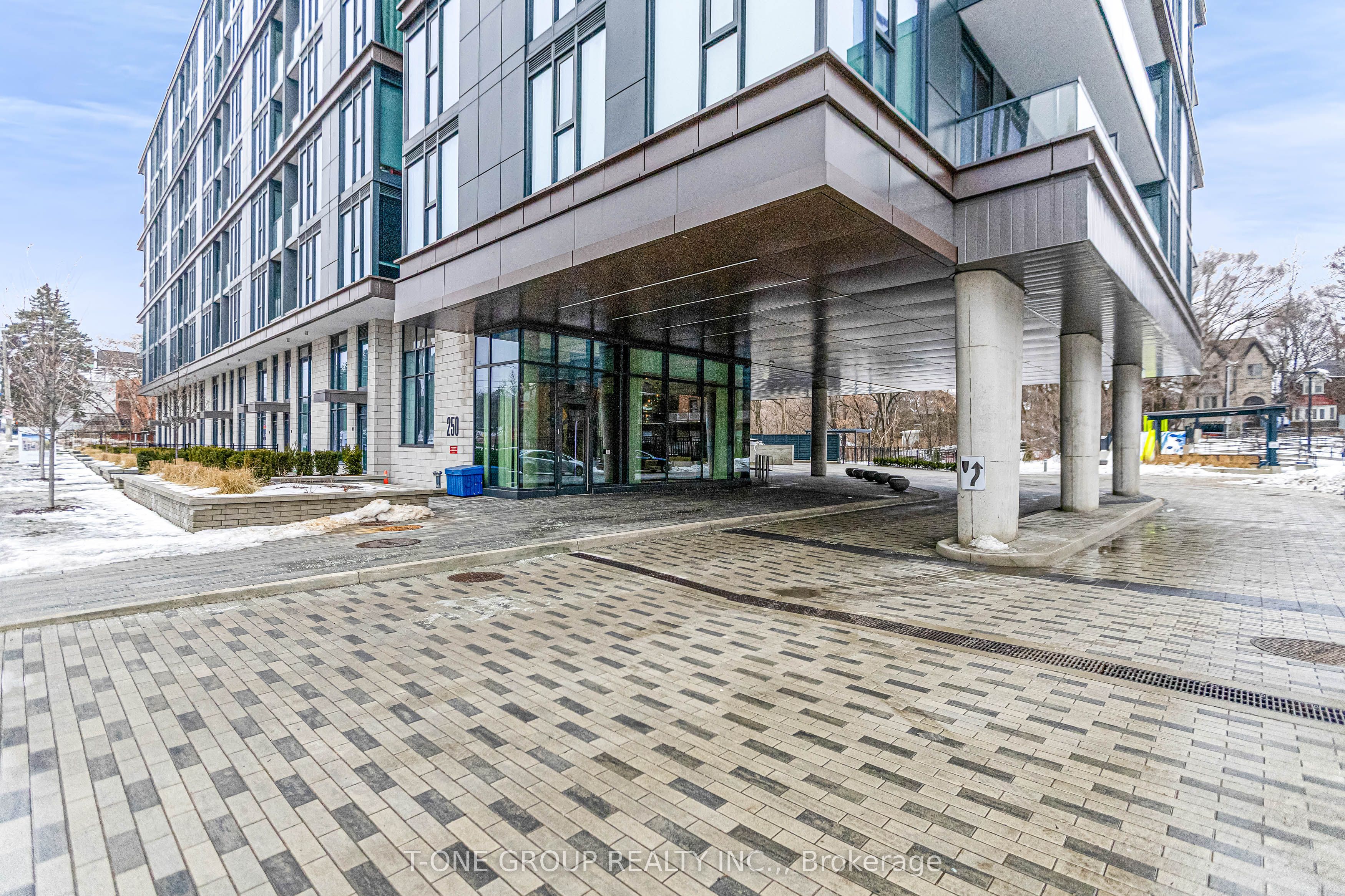 250 Lawrence Avenue W 309, Toronto, ON M5M 1B1 photo 3
