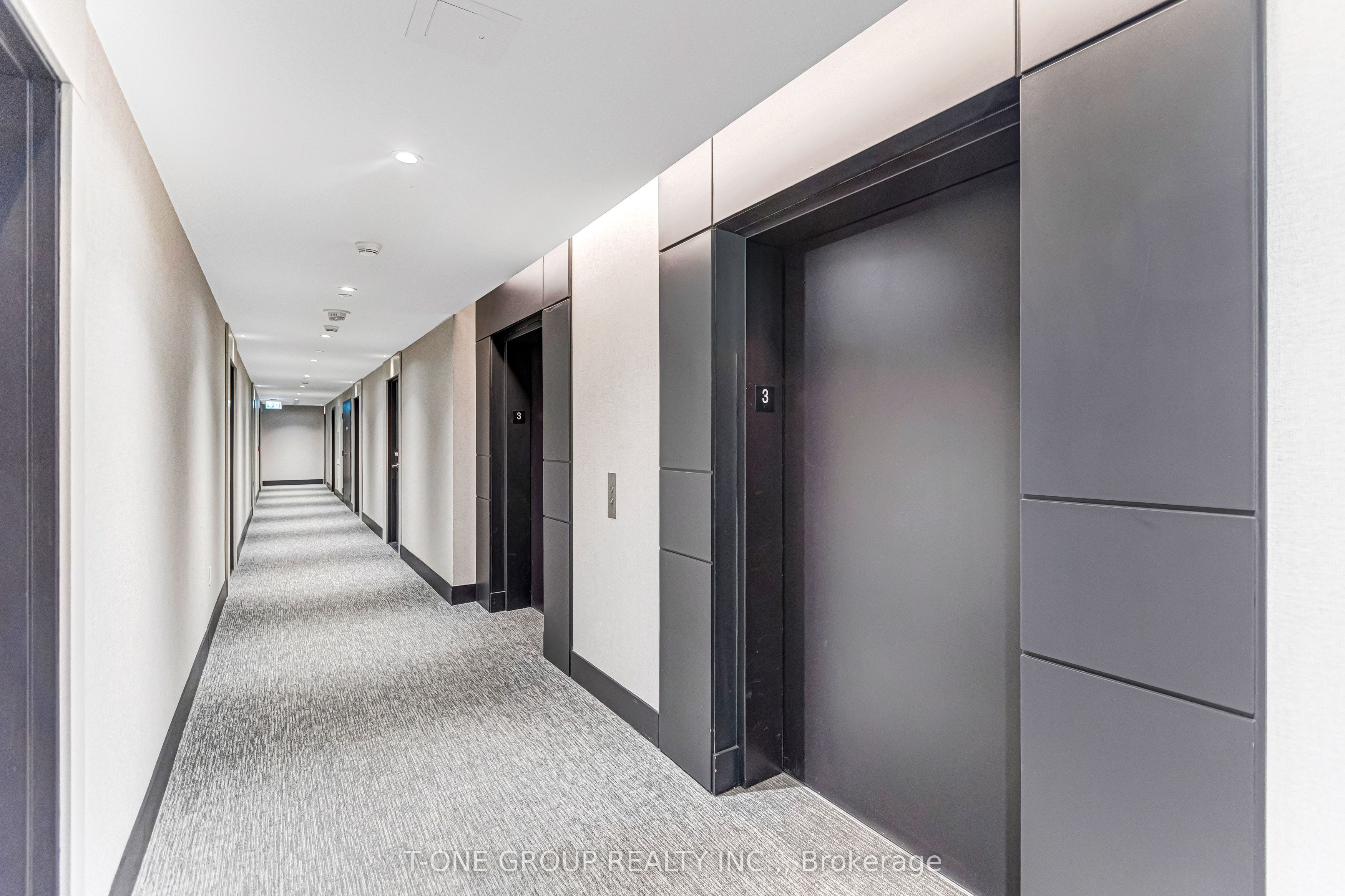 250 Lawrence Avenue W 309, Toronto, ON M5M 1B1 photo 4
