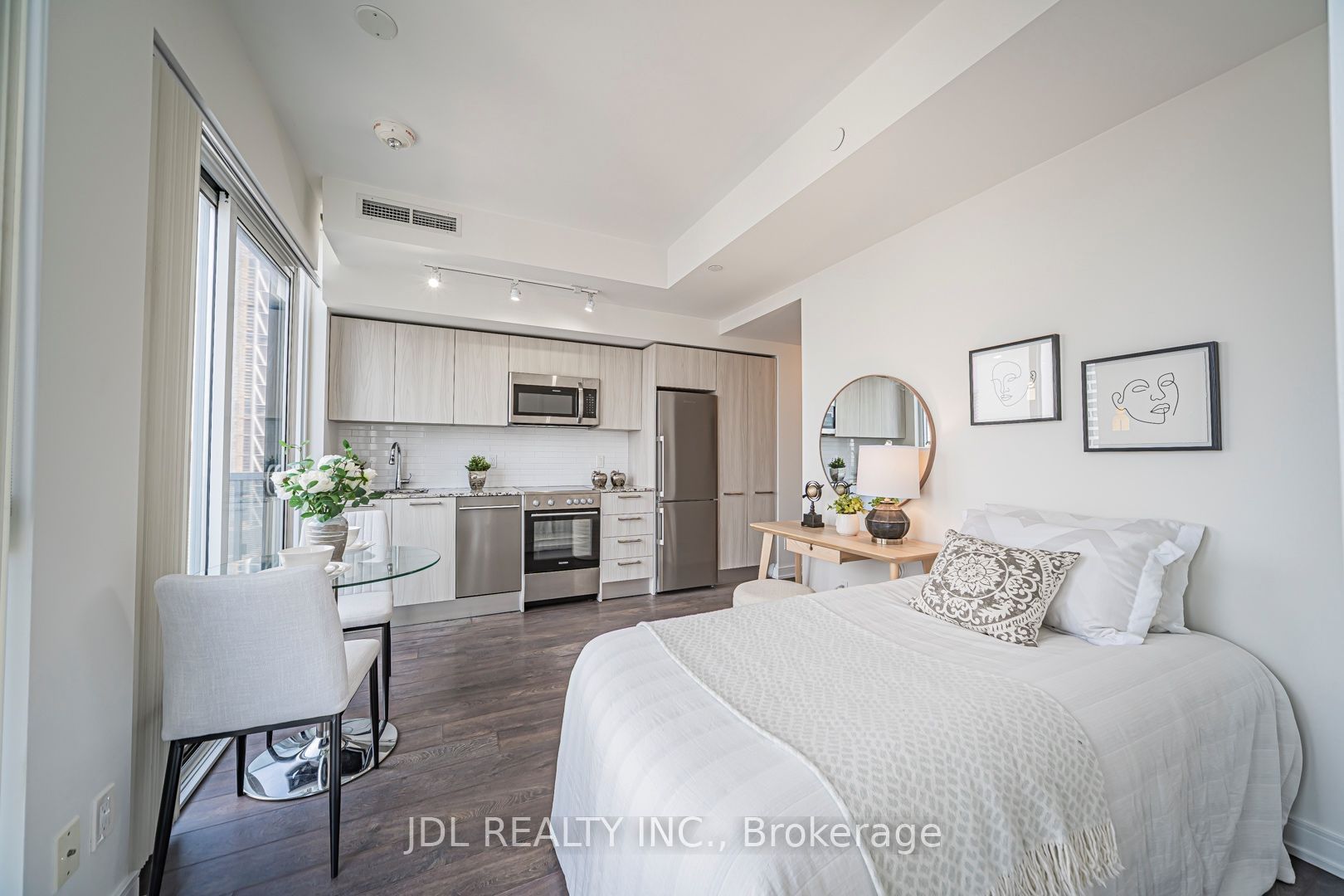 28 Wellesley Street E 3510, Toronto, ON M4Y 0C4 photo 5