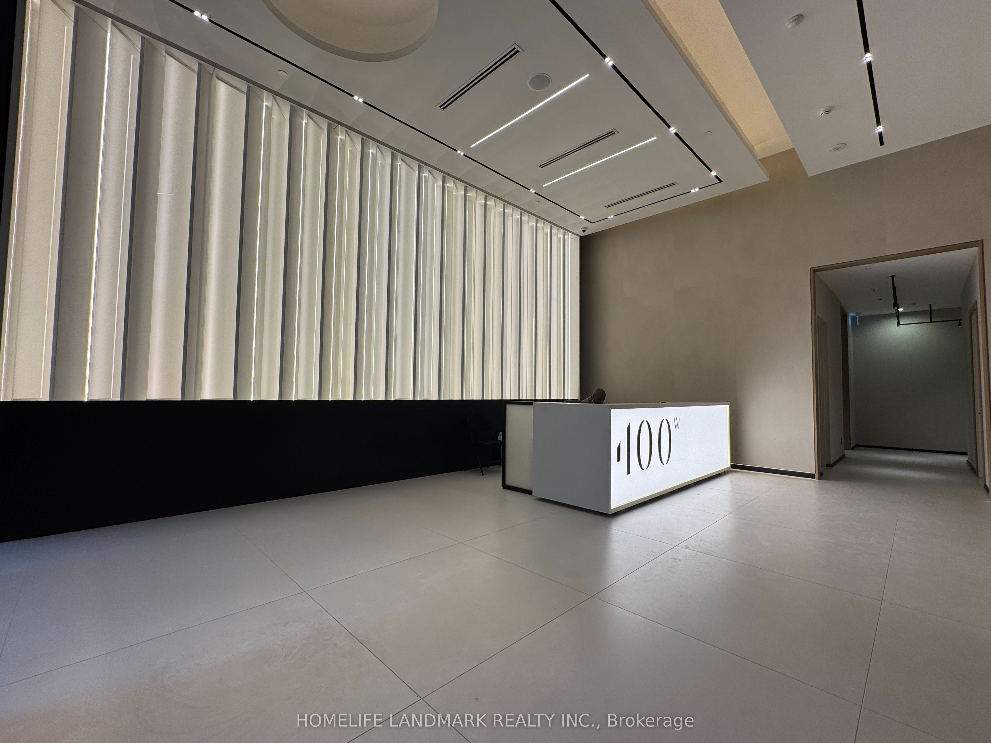 400 King Street W 1112, Toronto, ON M5V 0X8 photo 4