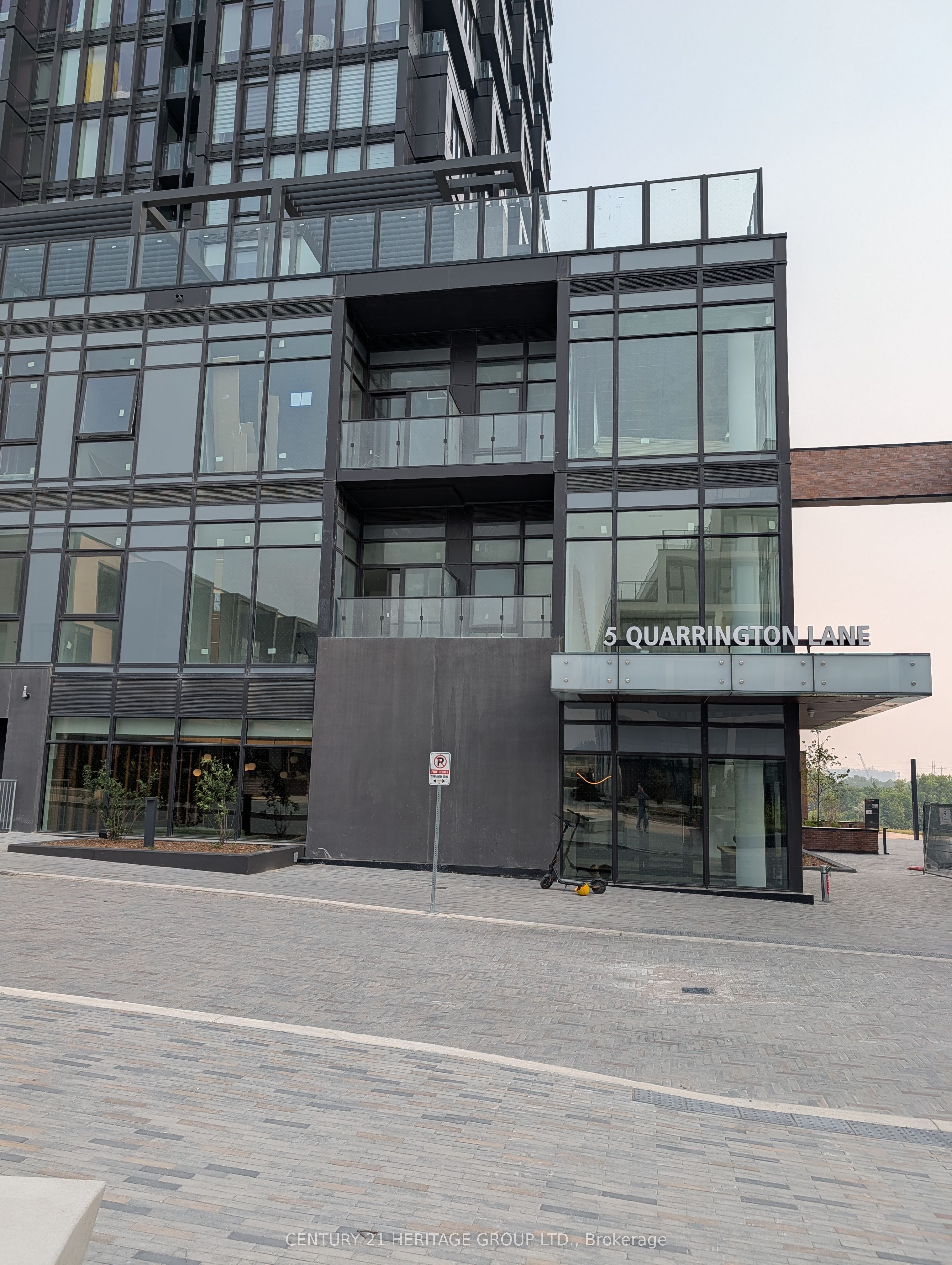 5 Quarrington Lane 3005, Toronto, ON M3C 0S5