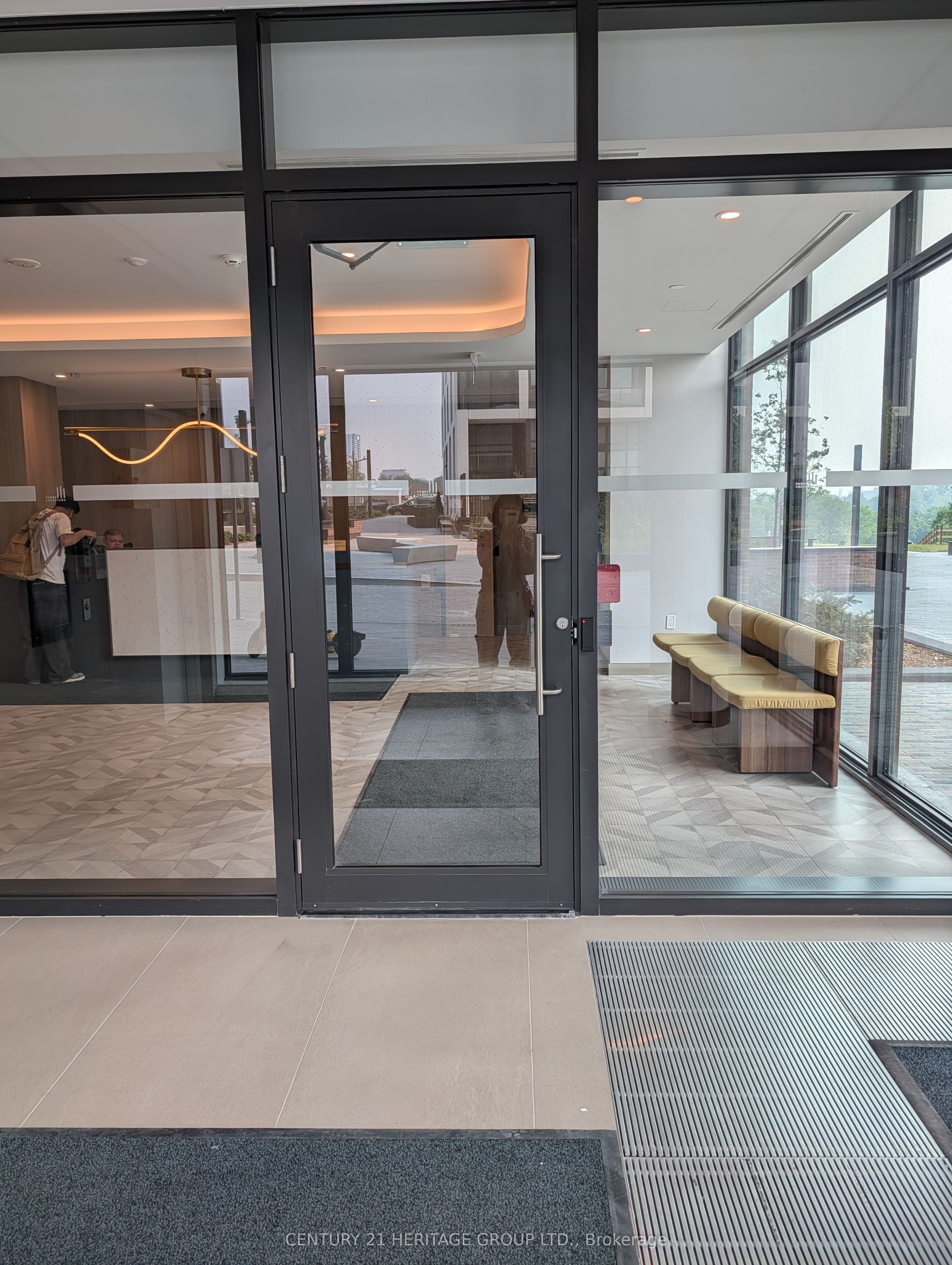 5 Quarrington Lane 3005, Toronto, ON M3C 0S5 photo 2