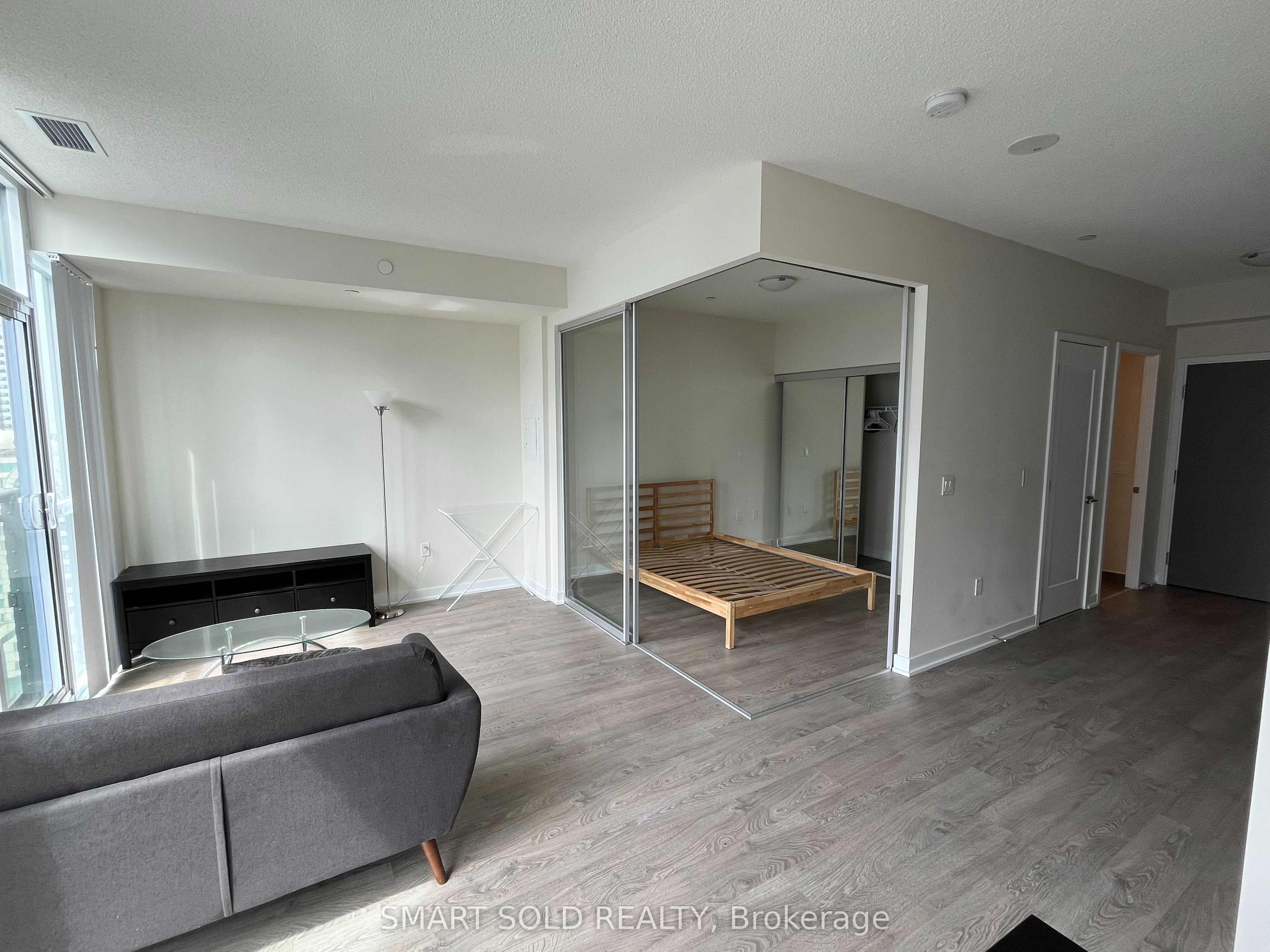 99 John Street 2303, Toronto, ON M5V 0S6 photo 3