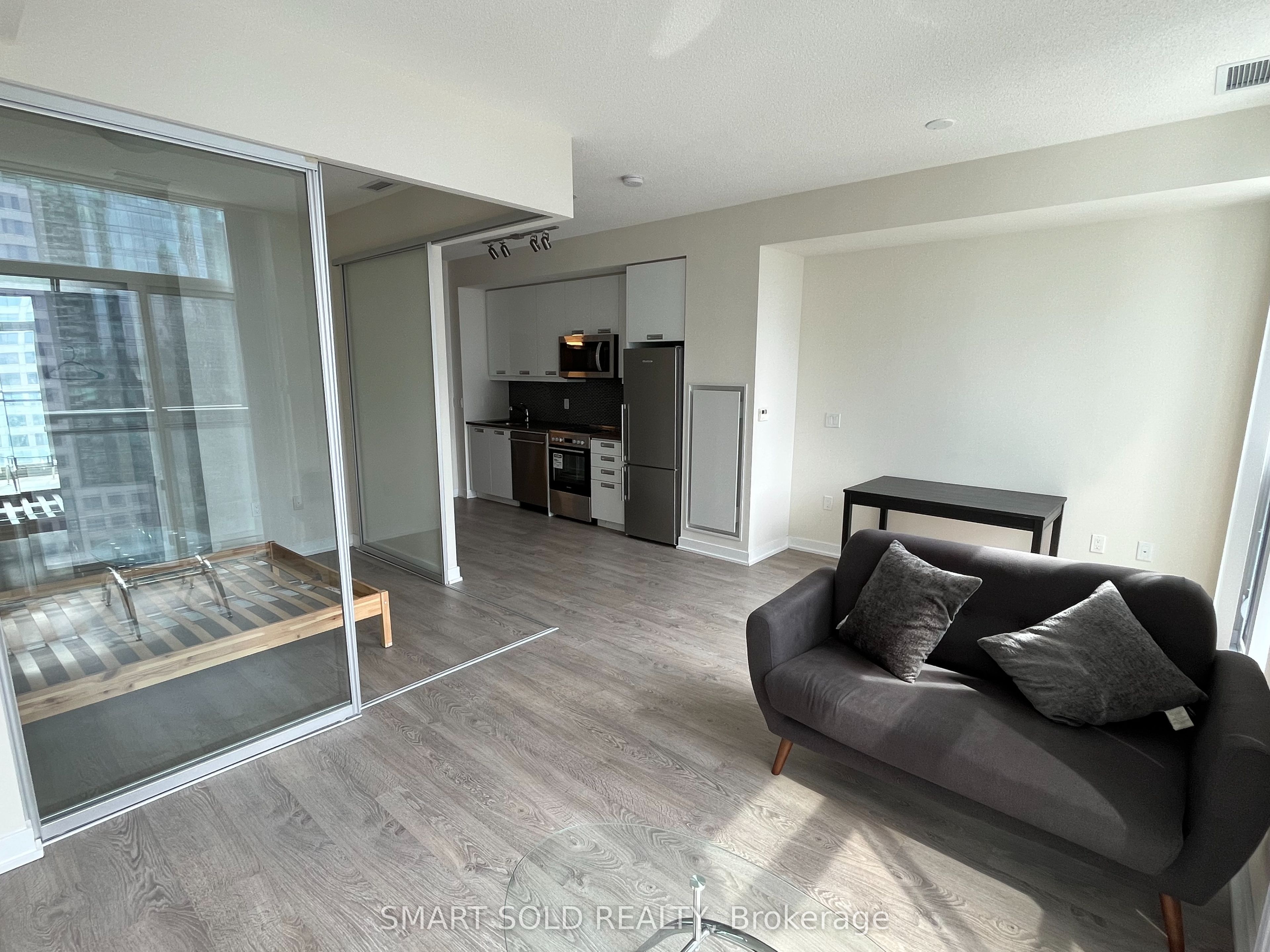 99 John Street 2303, Toronto, ON M5V 0S6 photo 4