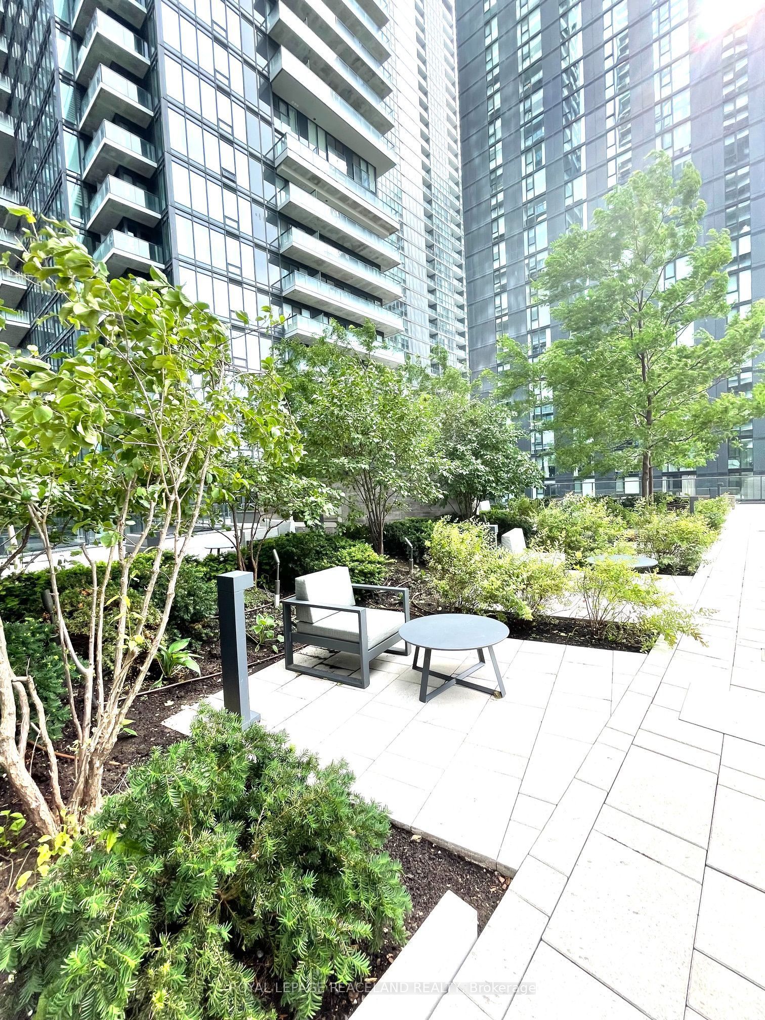 125 Blue Jays Way 1105, Toronto, ON M5V 0N5 photo 2