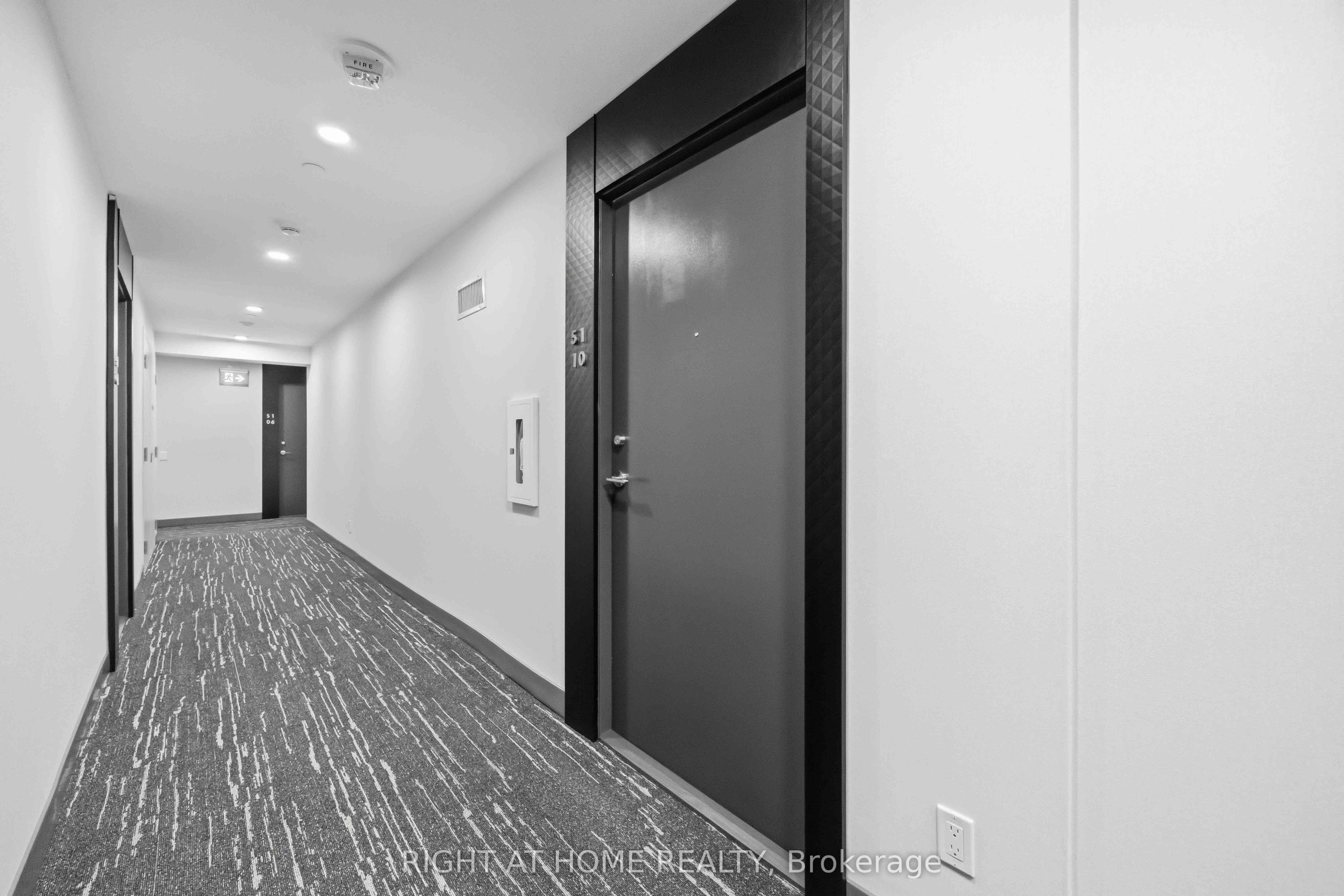 8 Wellesley Street E 5110, Toronto, ON M4Y 0J5 photo 2