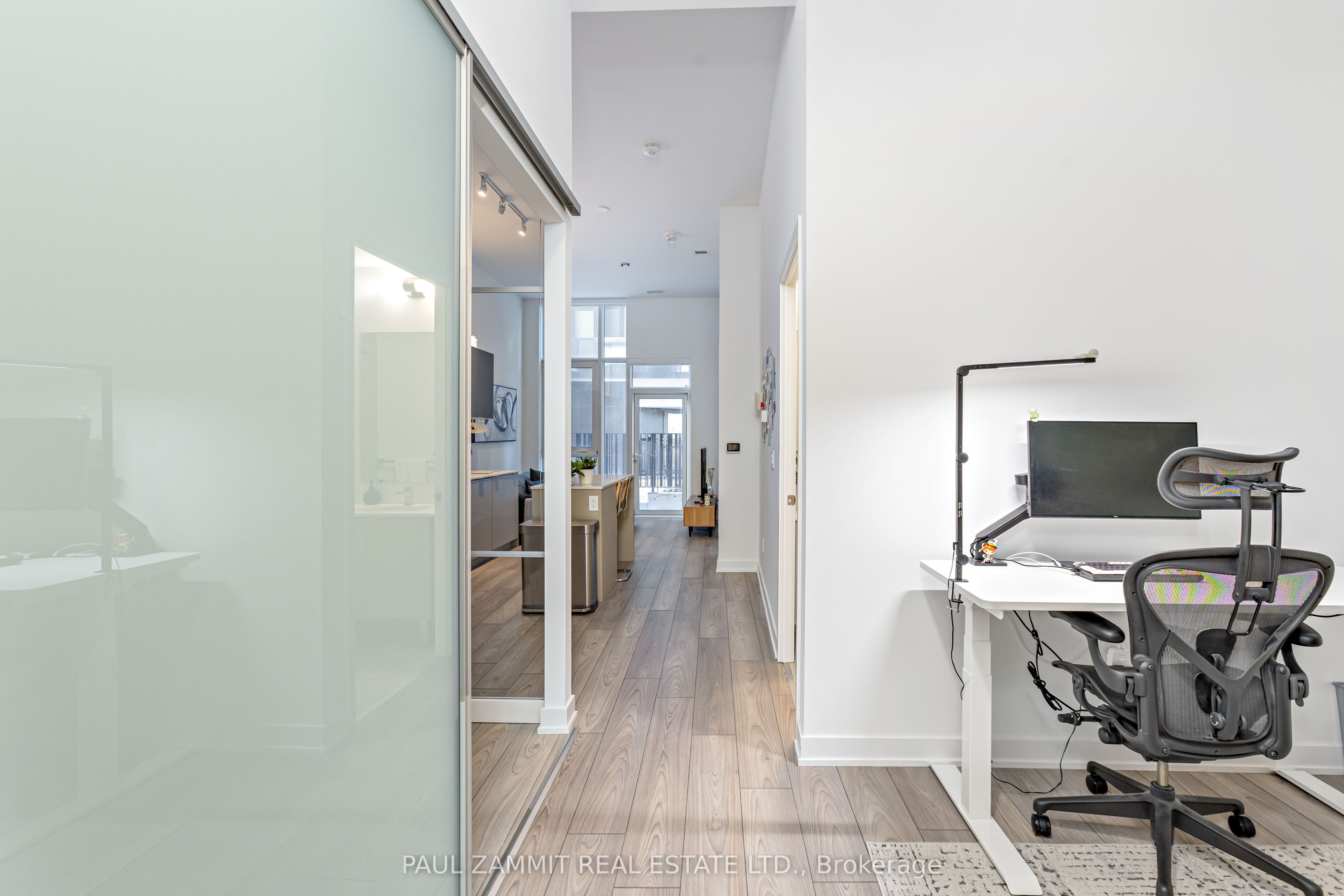 8 Tippett Road 107, Toronto, ON M3H 0E7 photo 4