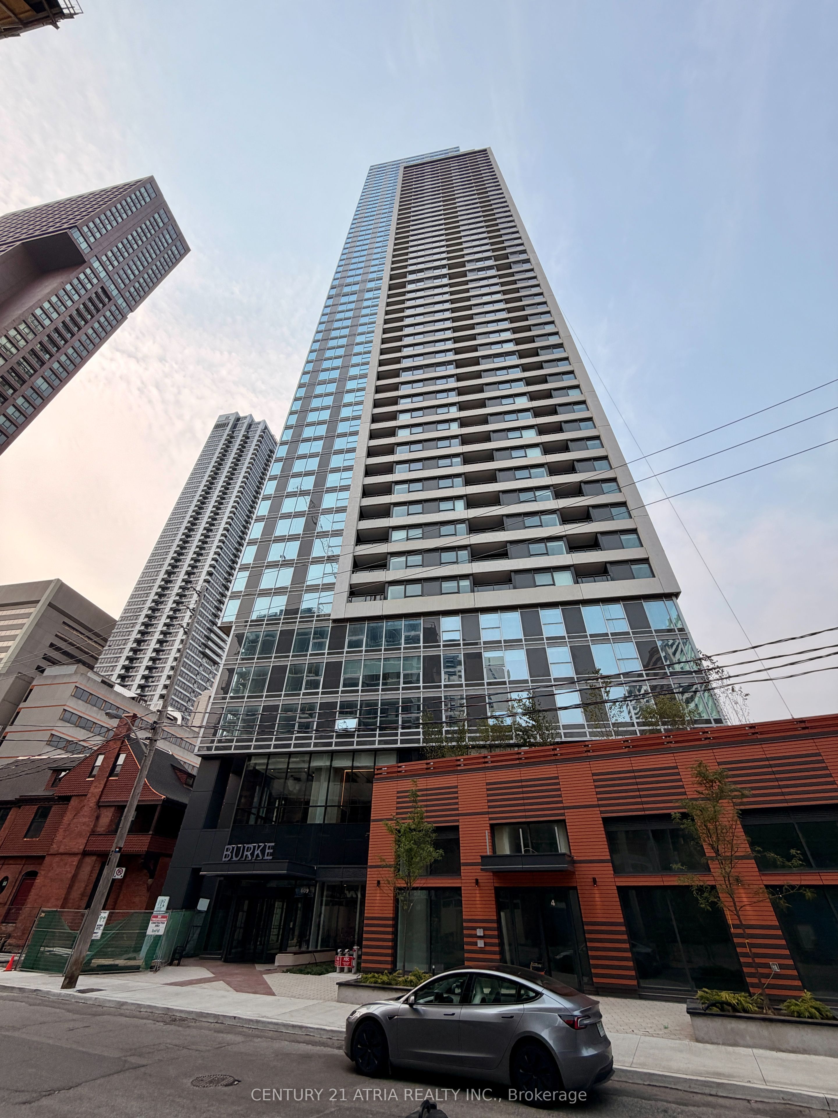 609 Sherbourne Street 3601, Toronto, ON M4X 0A4 photo 2