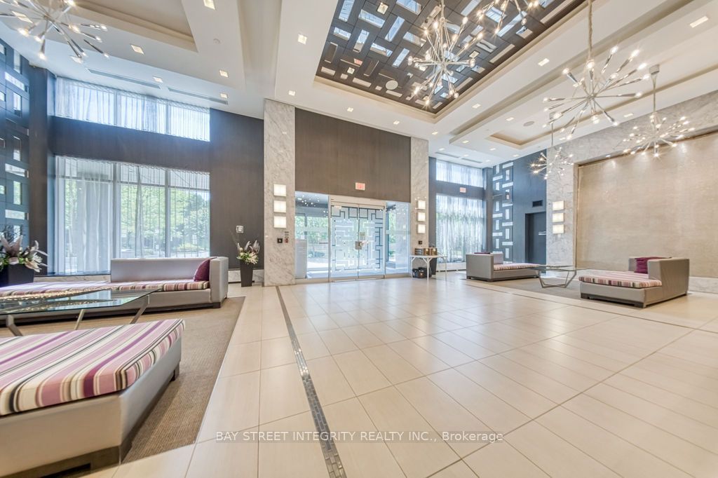 18 Graydon Hall Drive 909, Toronto, ON M3A 2Z9 photo 5