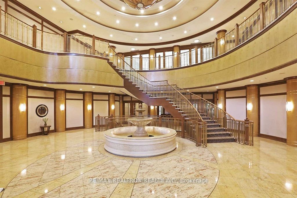 80 Harrison Garden Boulevard 116, Toronto, ON M2N 7E3 photo 3