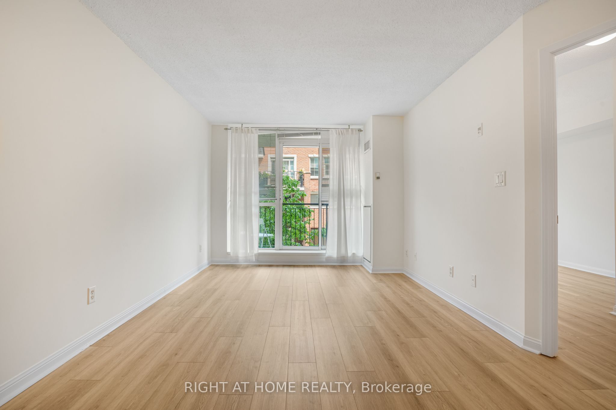 1000 King Street W 220, Toronto, ON M6K 3N1 photo 4