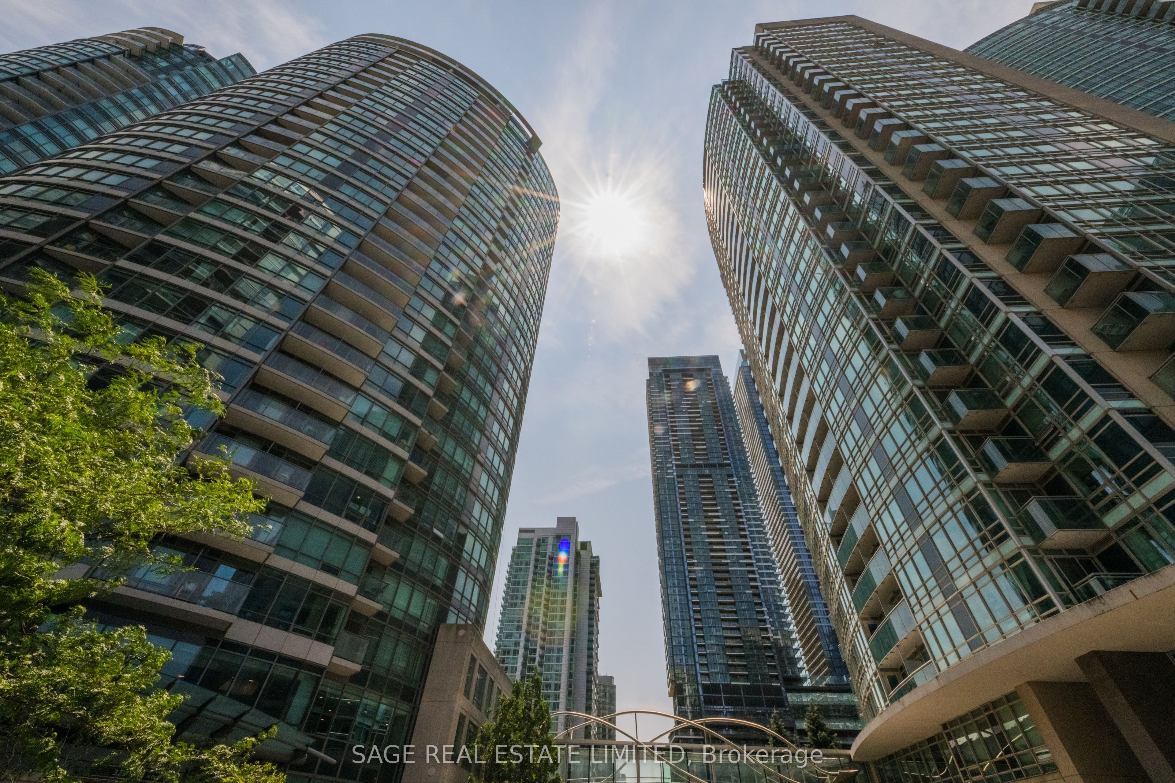 373 Front Street W 208, Toronto, ON M5V 3R7 photo 2