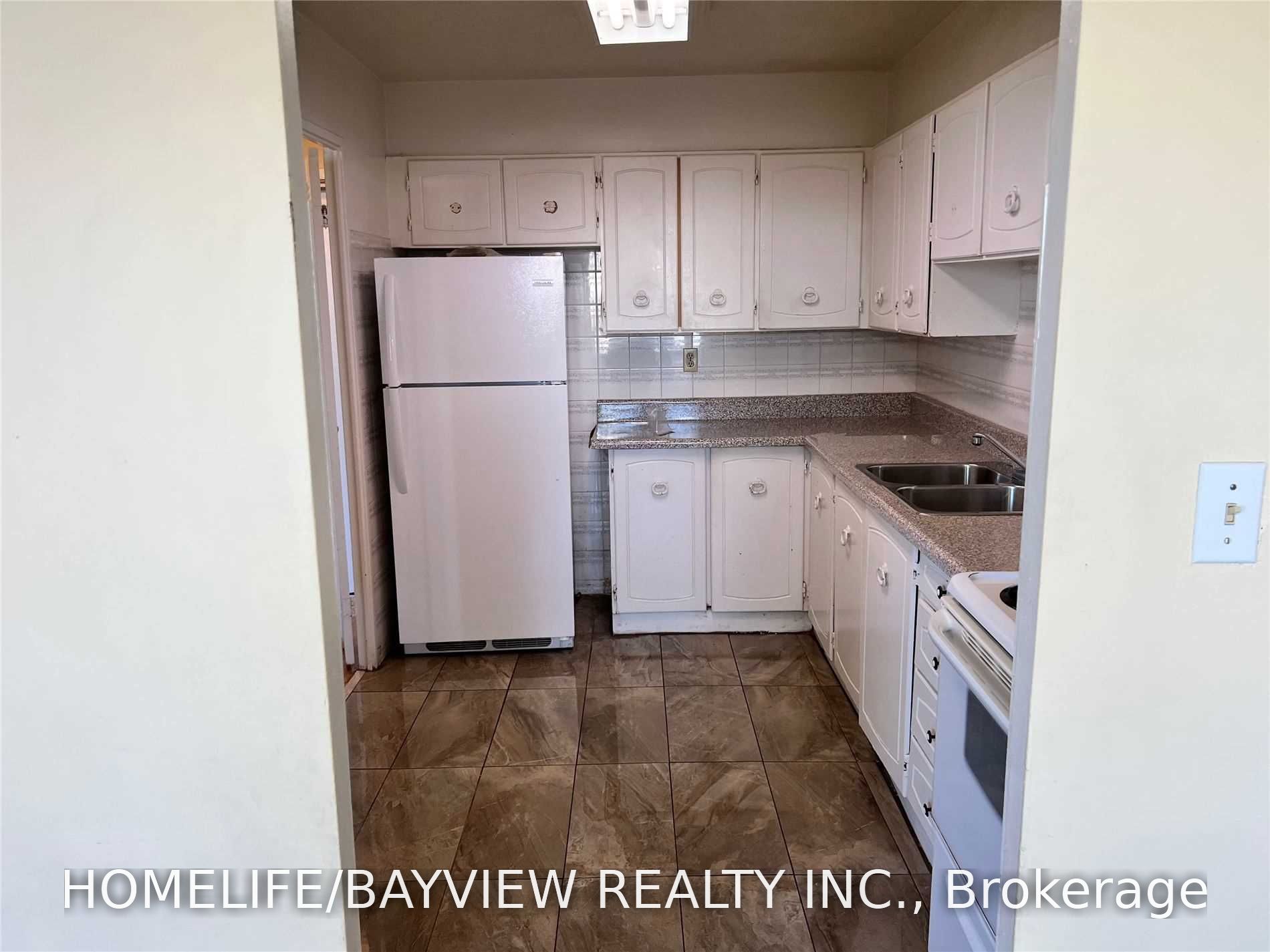 20 Edgecliff Golfway 1117, Toronto, ON M3C 3A4 photo 2